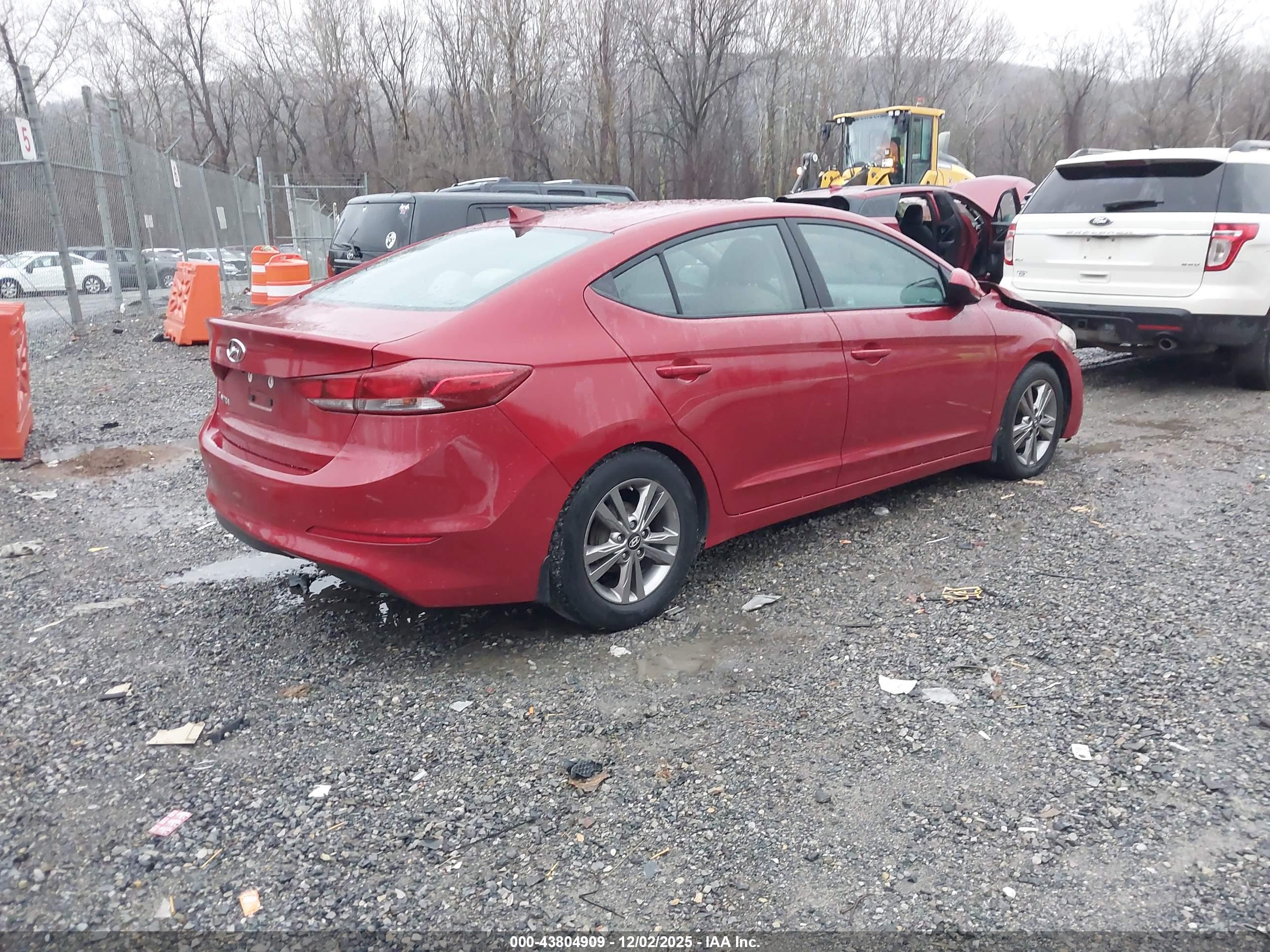 HYUNDAI ELANTRA image 4