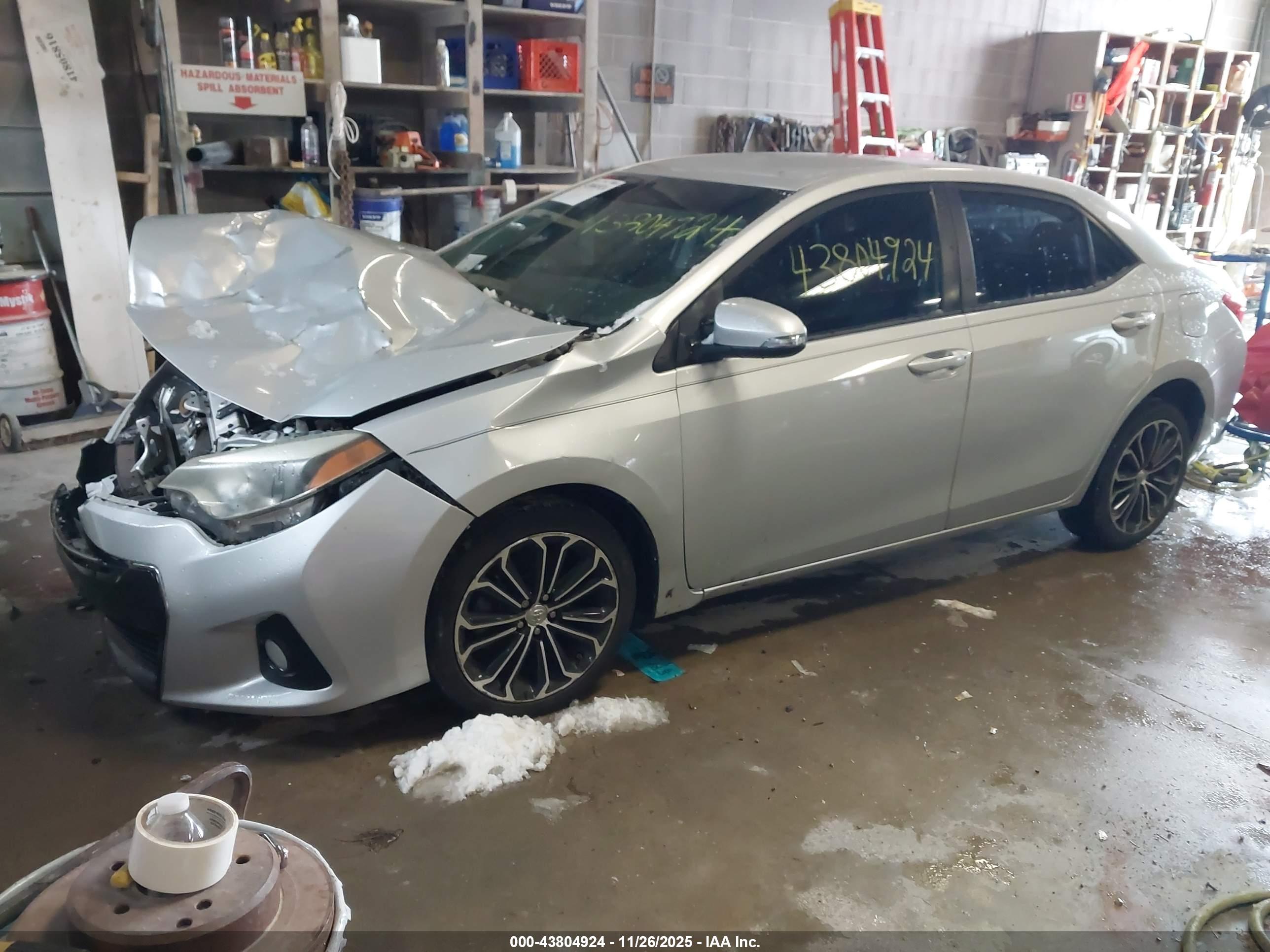 TOYOTA COROLLA image 2