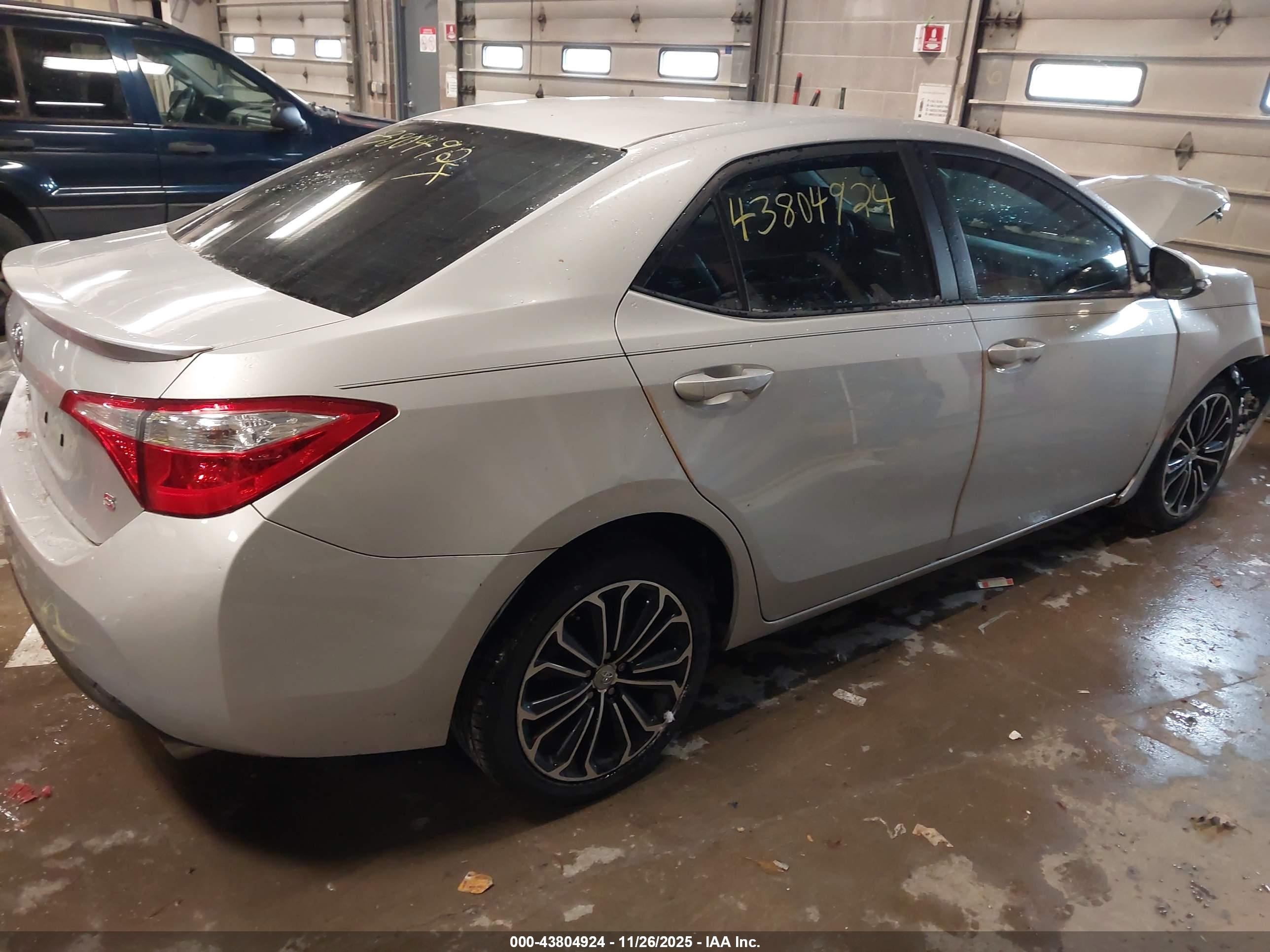 TOYOTA COROLLA image 4