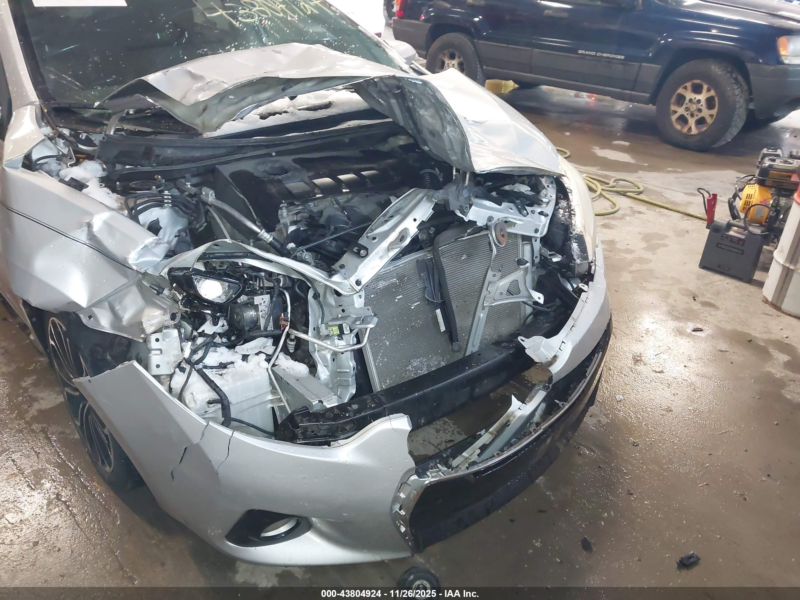 TOYOTA COROLLA image 6