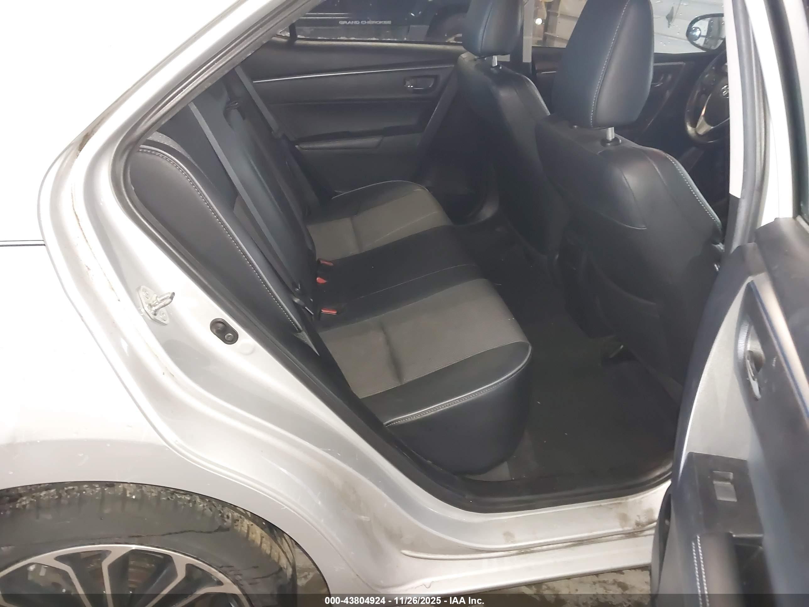 TOYOTA COROLLA image 8