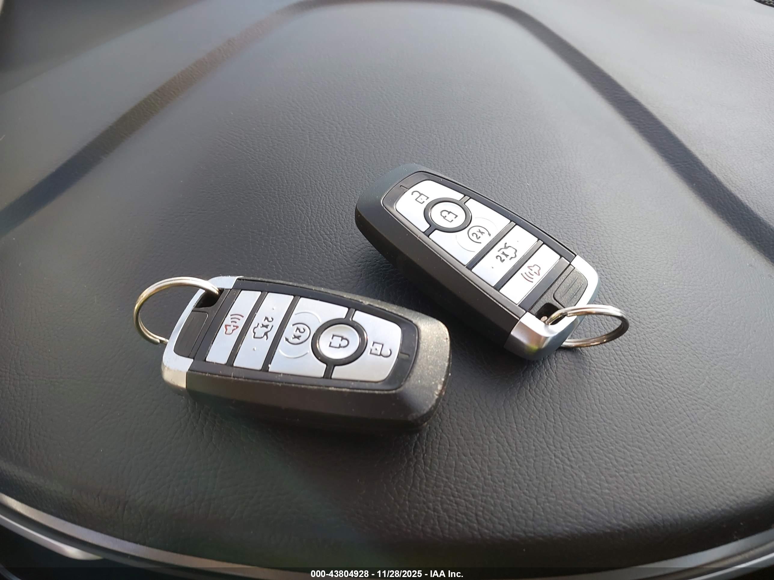 FORD FUSION image 11