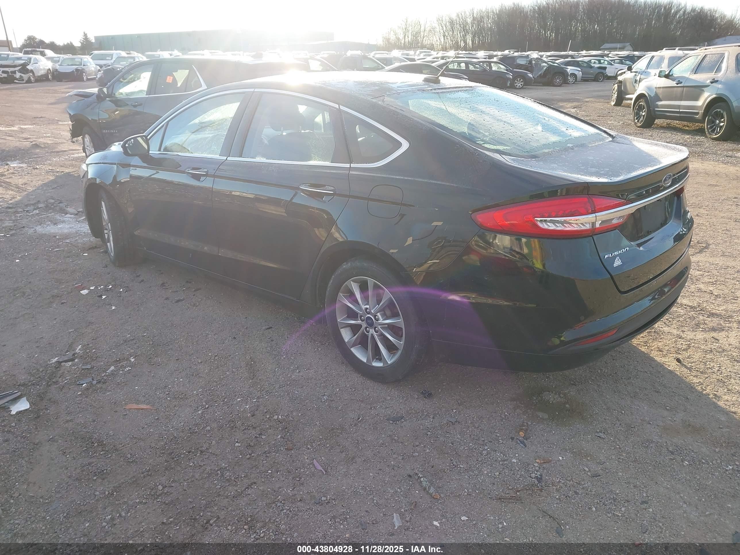 FORD FUSION image 3