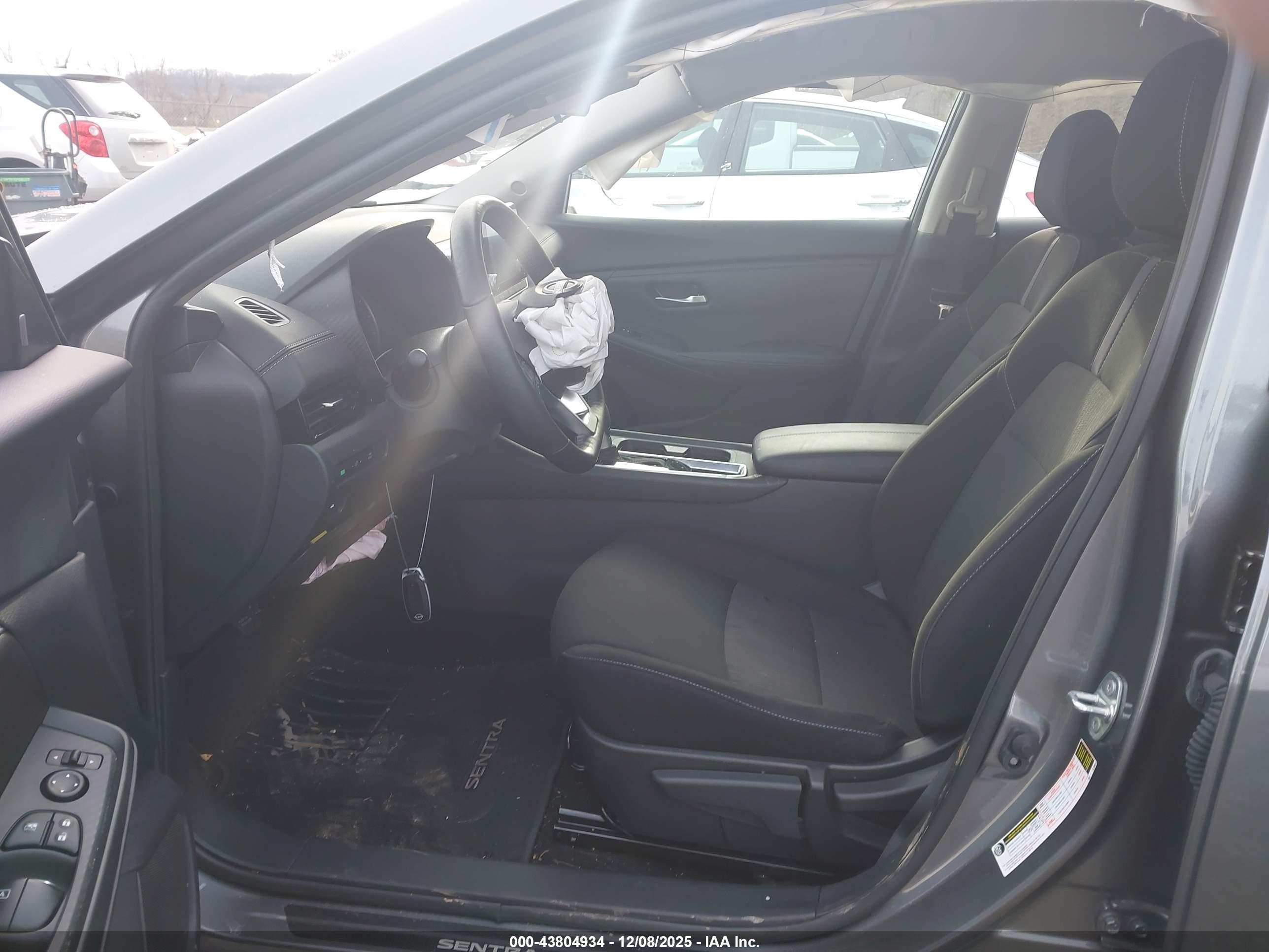 NISSAN SENTRA image 5