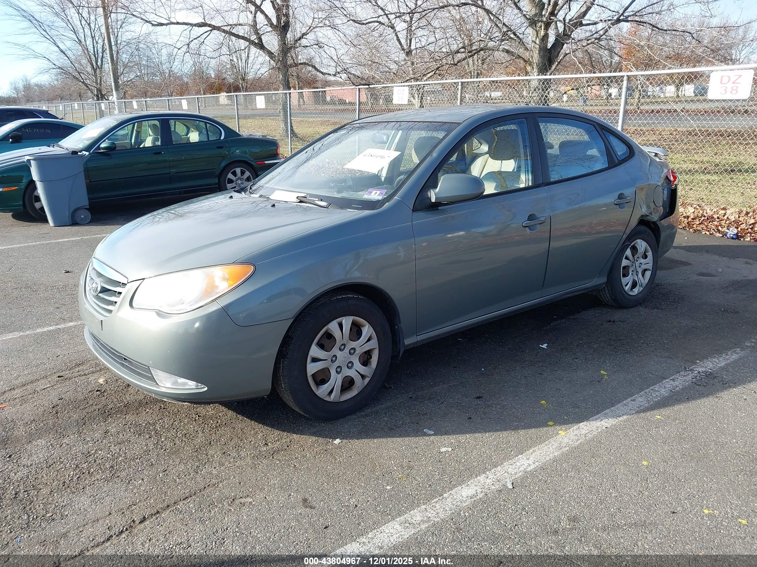 HYUNDAI ELANTRA image 2