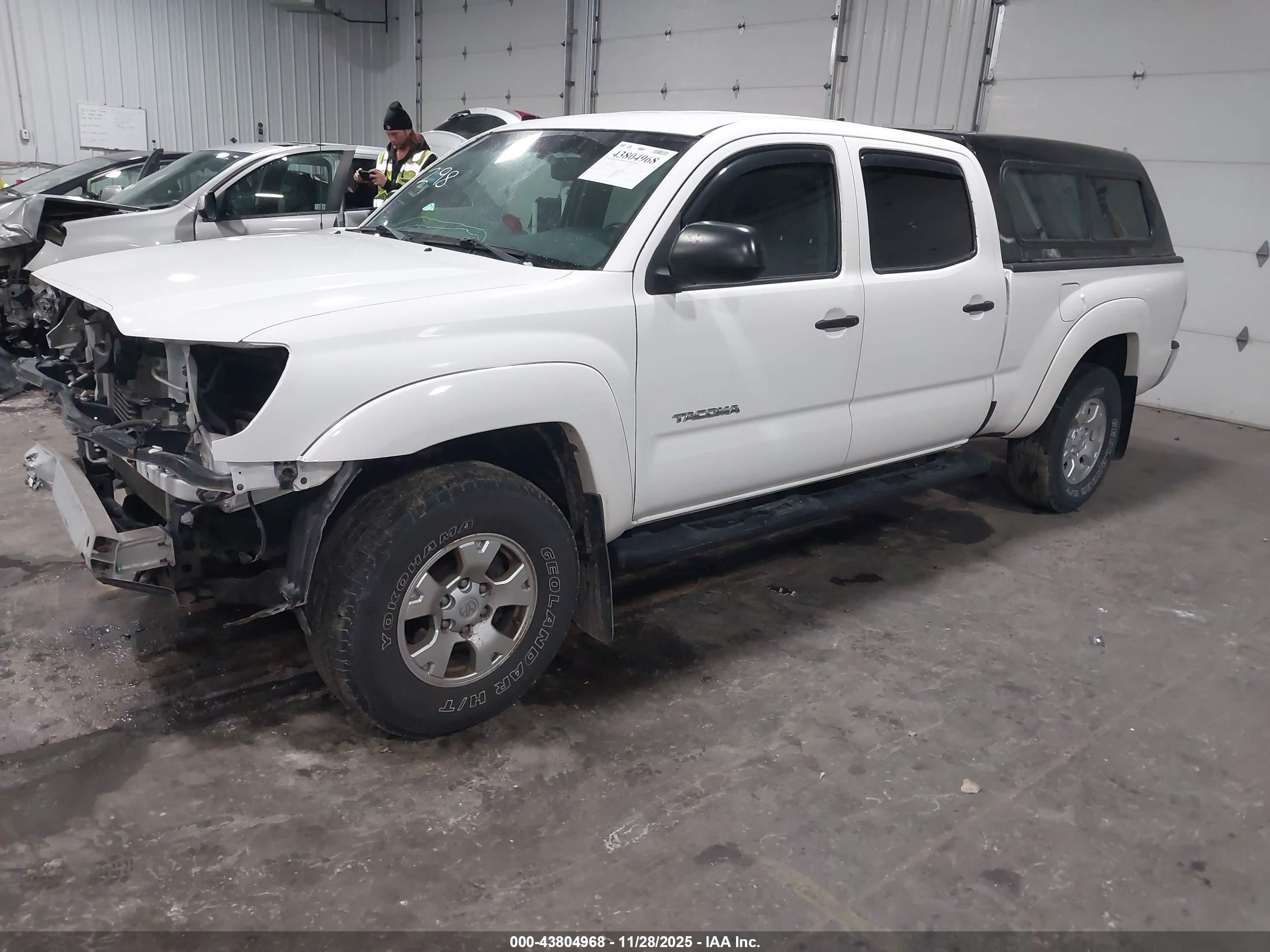 TOYOTA TACOMA image 2