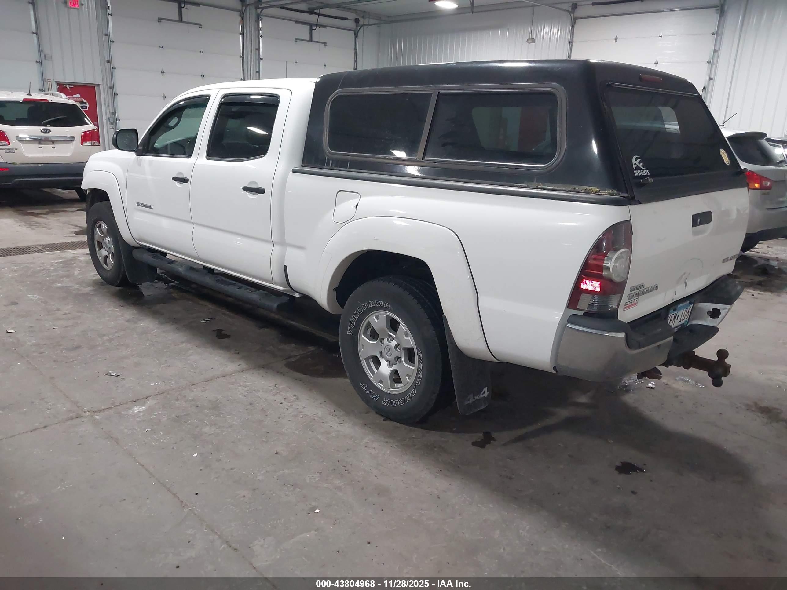 TOYOTA TACOMA image 3