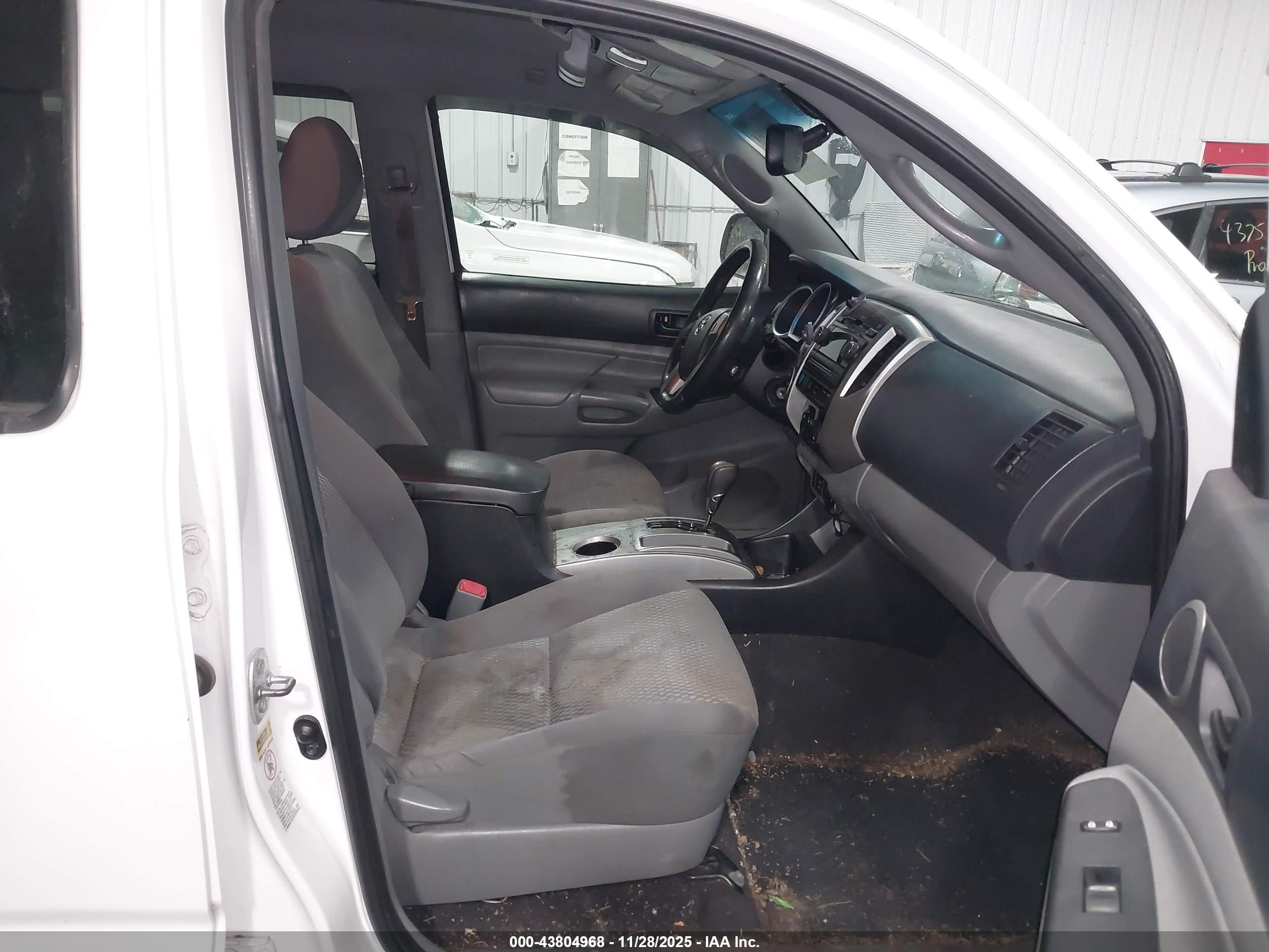TOYOTA TACOMA image 5