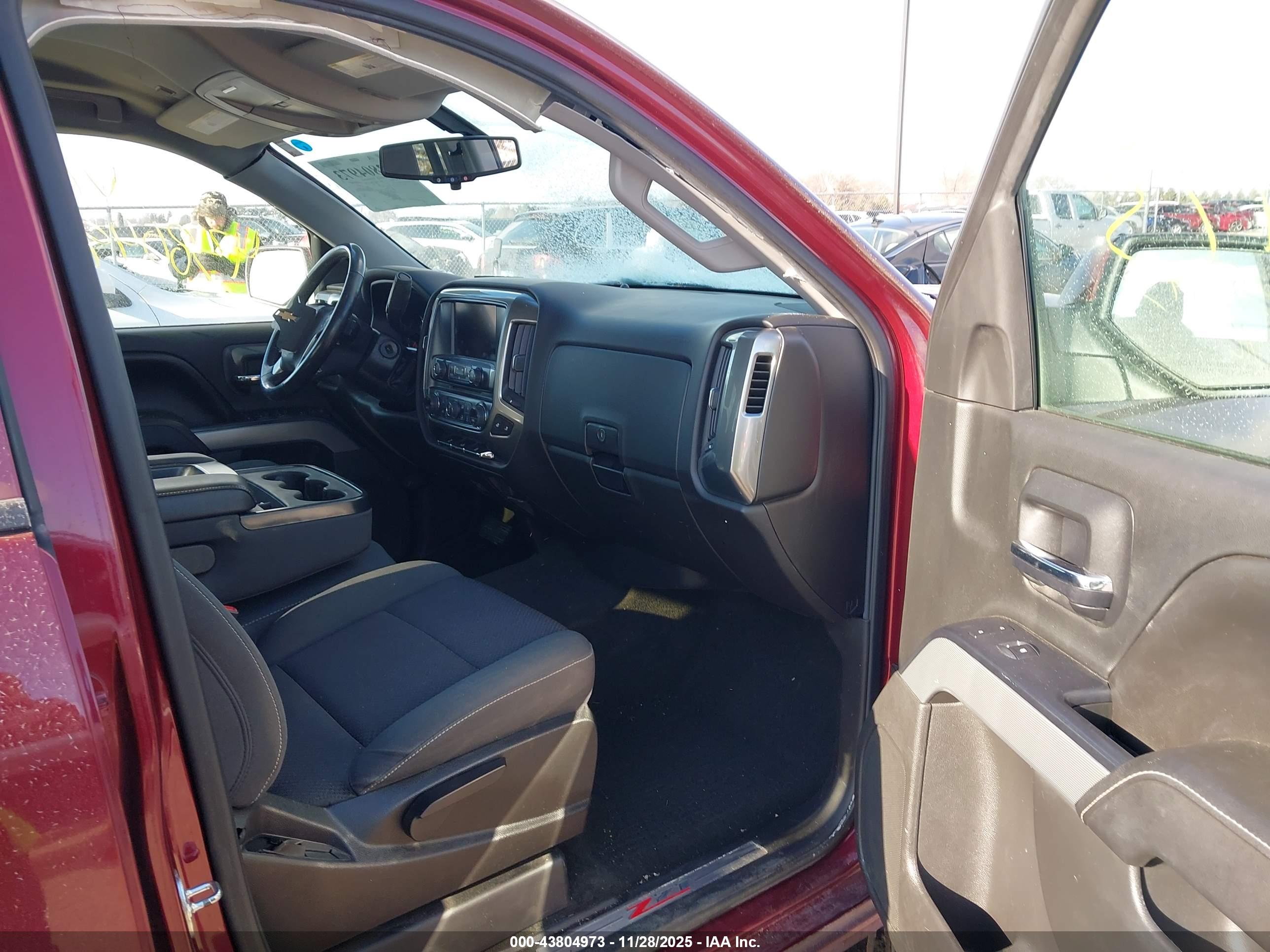 CHEVROLET SILVERADO image 5
