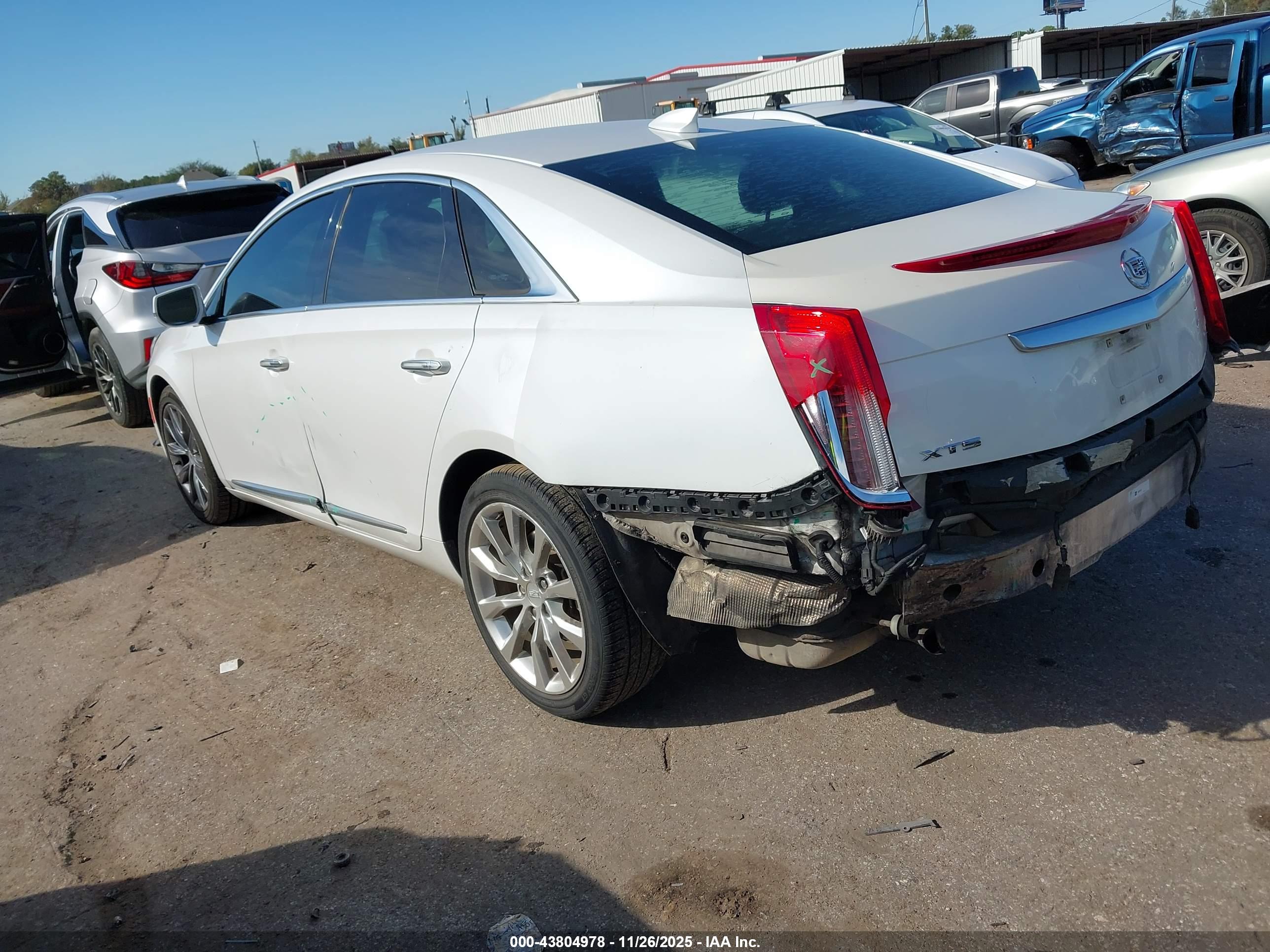 CADILLAC XTS image 3
