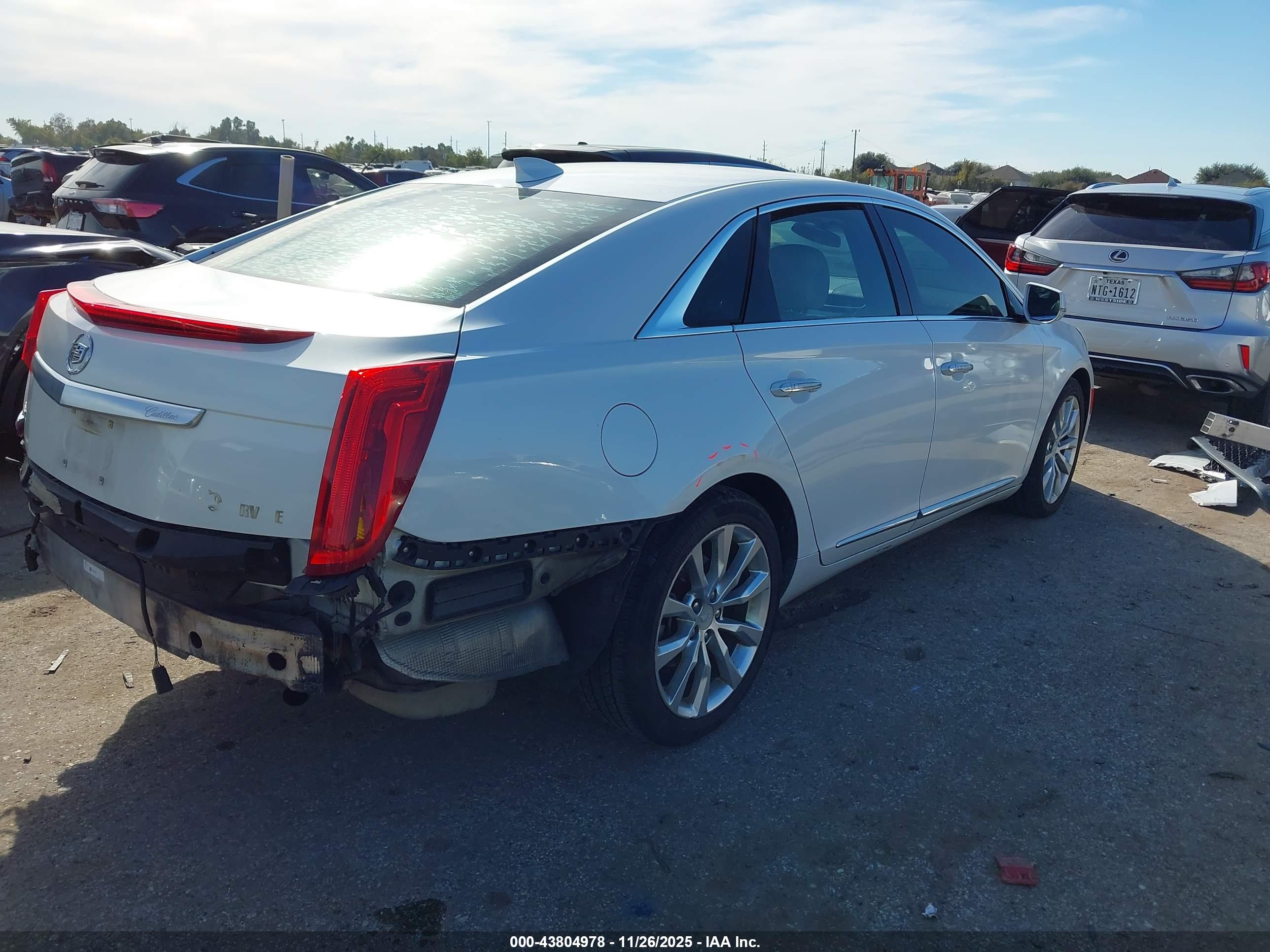 CADILLAC XTS image 4