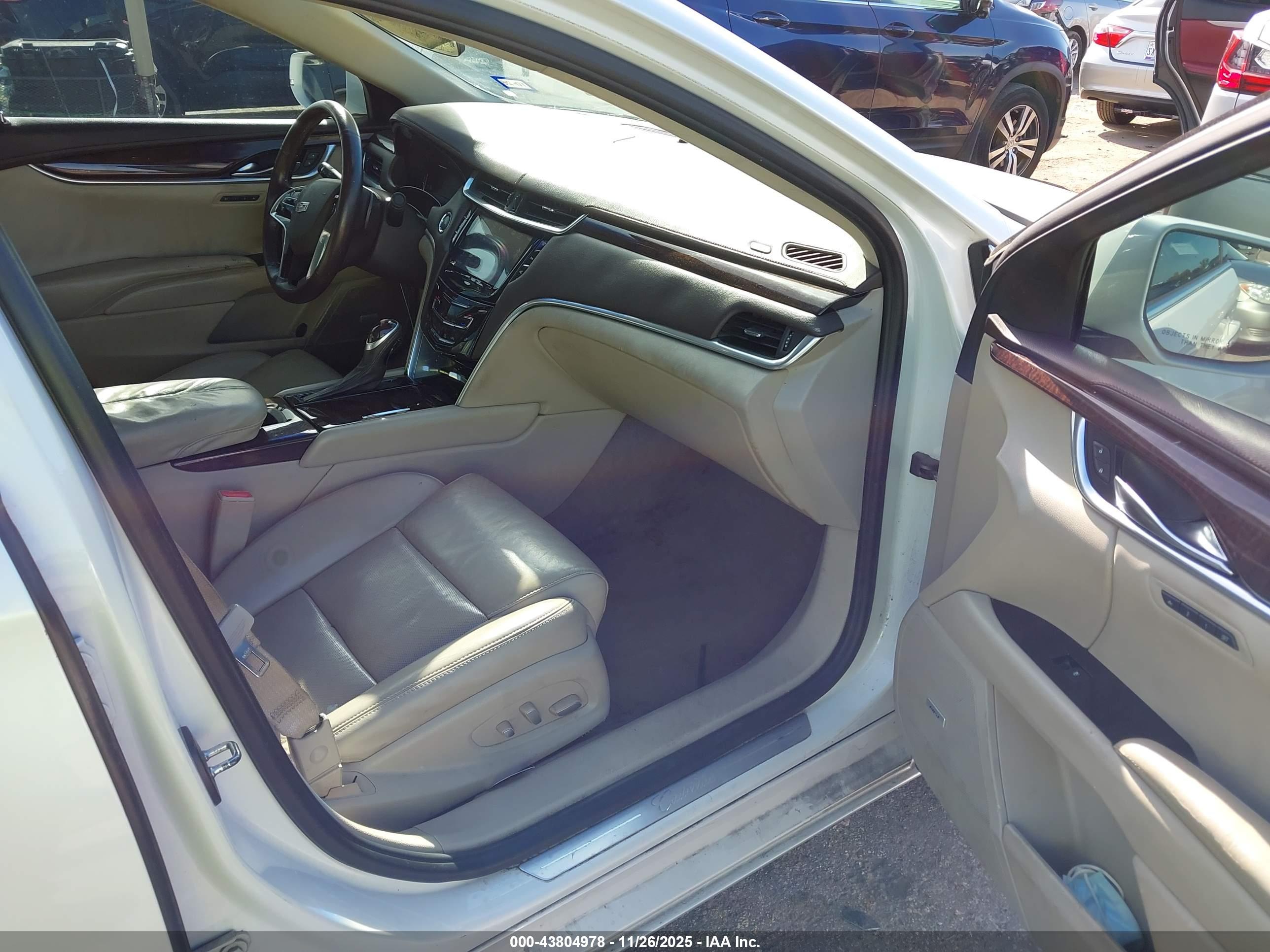CADILLAC XTS image 5