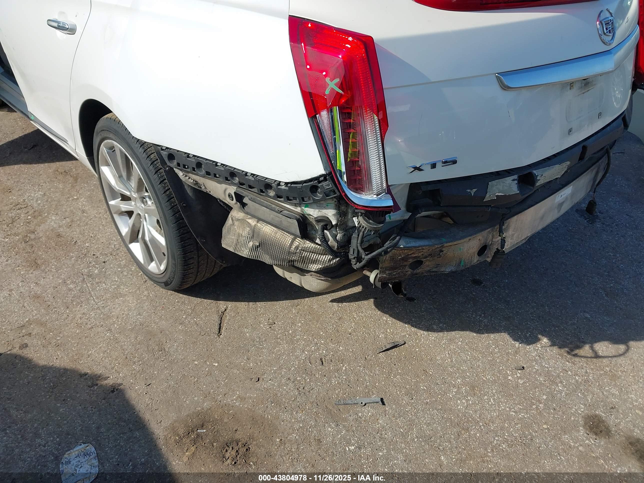 CADILLAC XTS image 6
