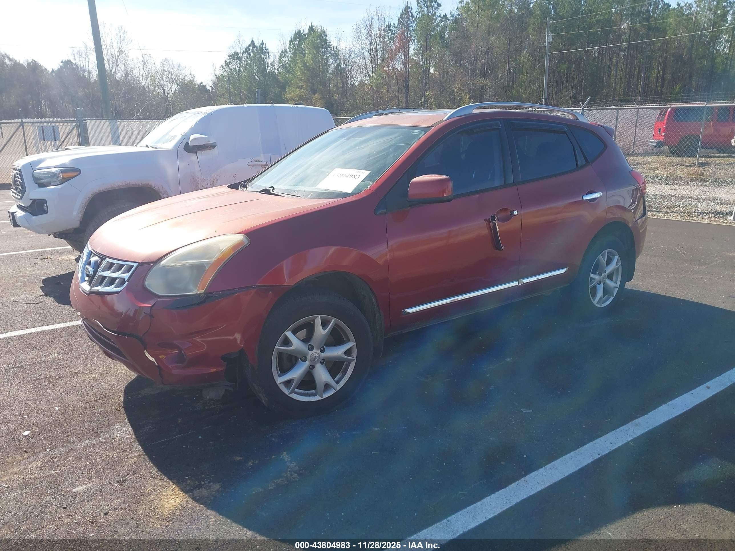 NISSAN ROGUE image 2