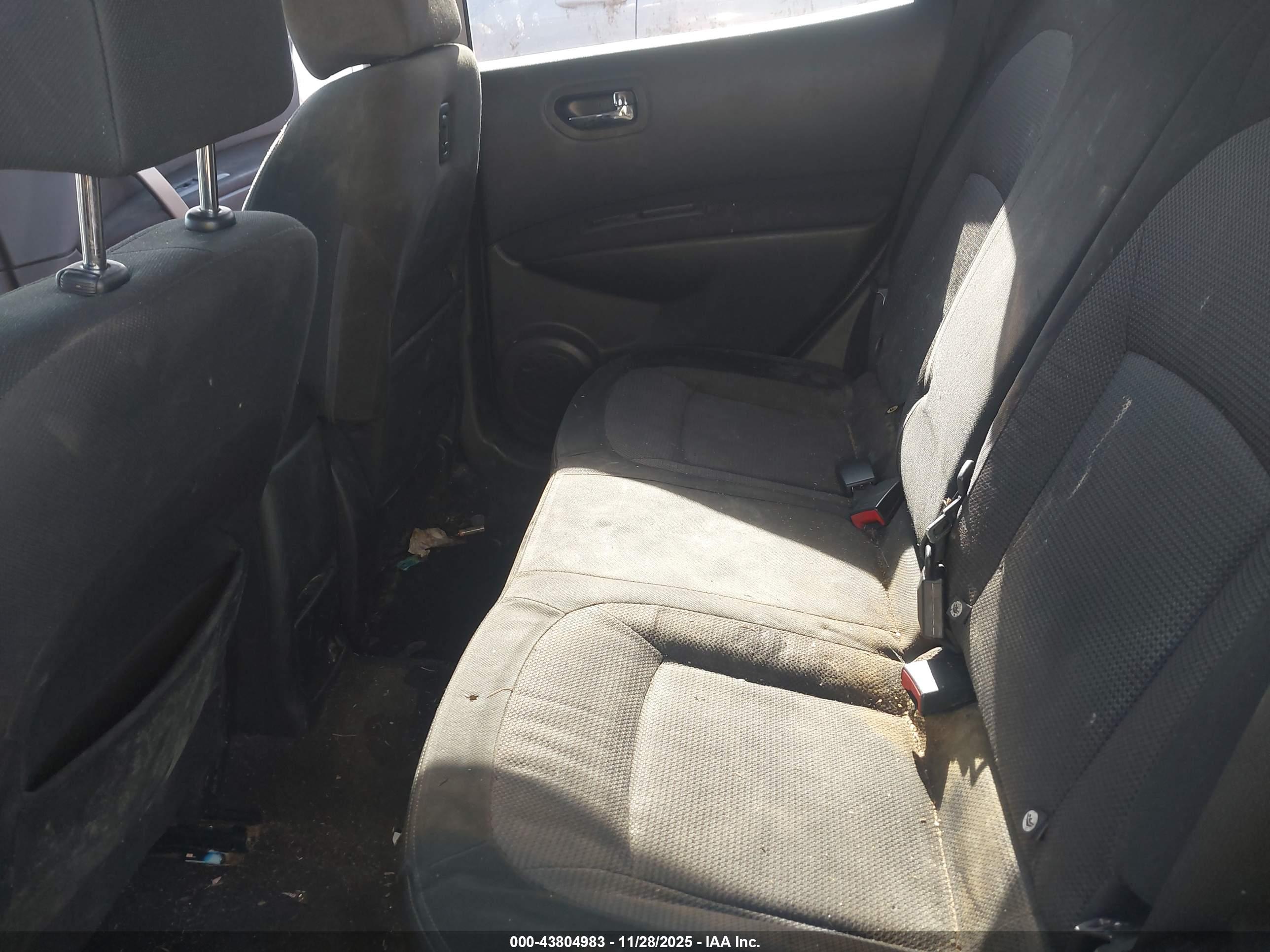 NISSAN ROGUE image 8