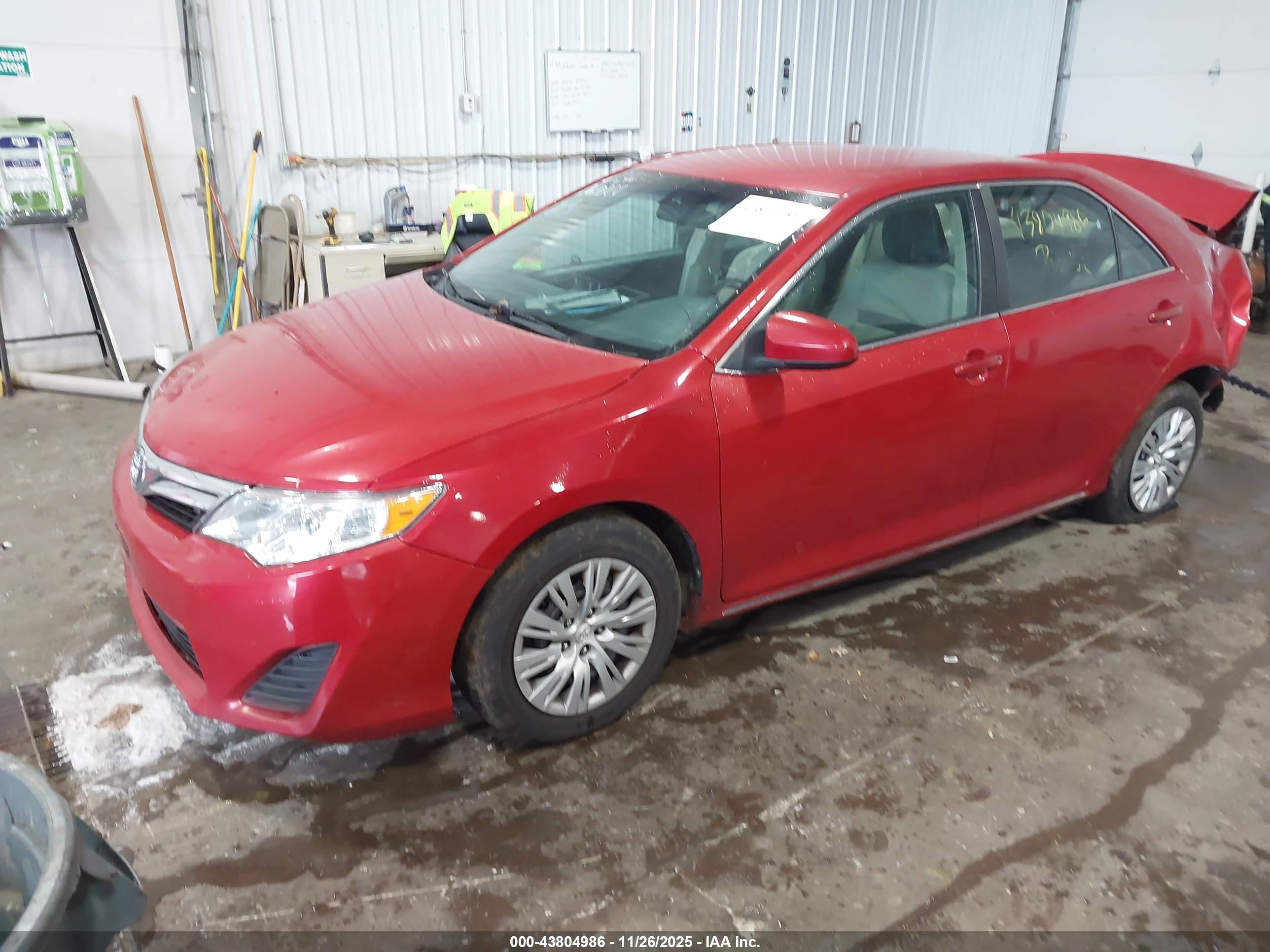 TOYOTA CAMRY image 2