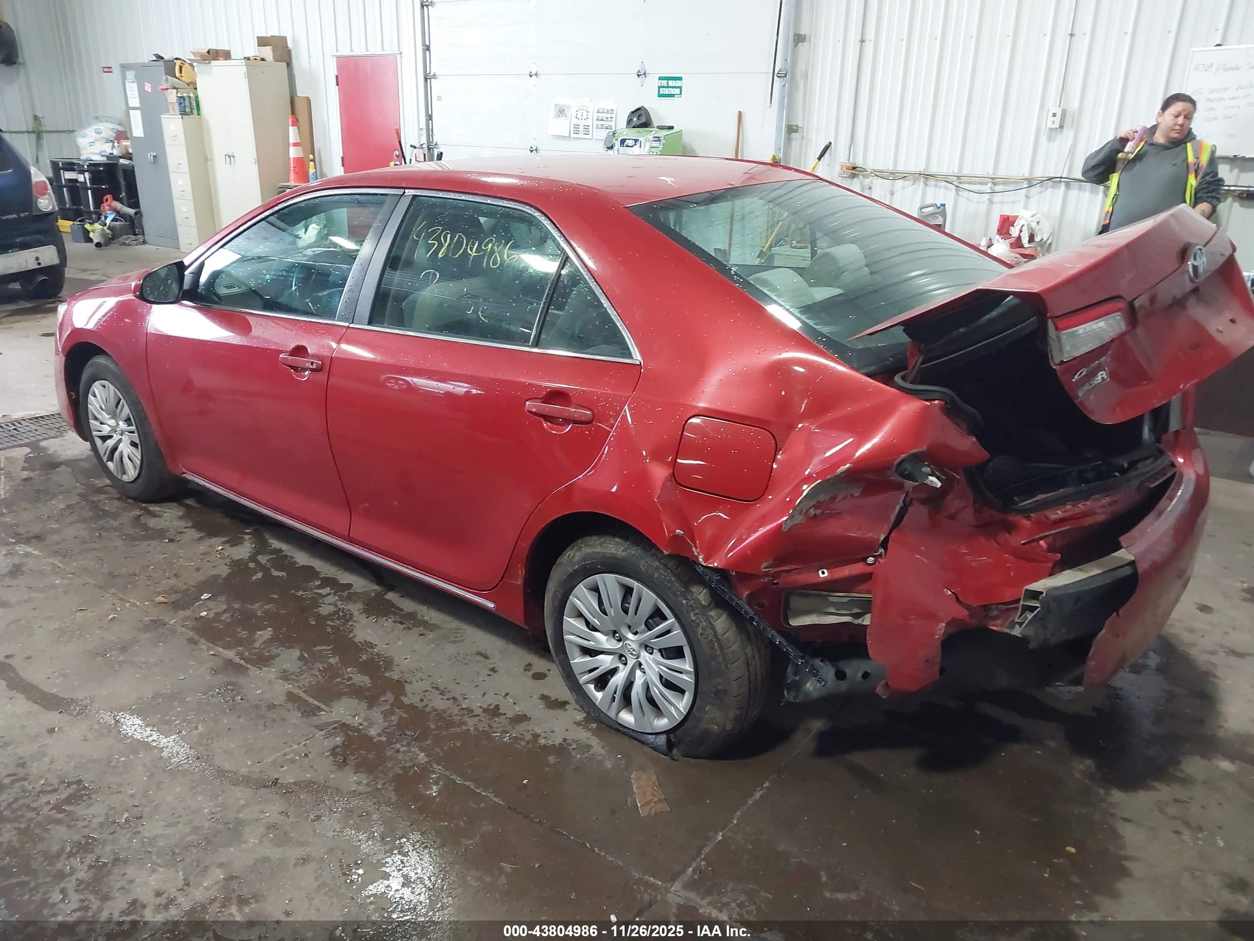 TOYOTA CAMRY image 3