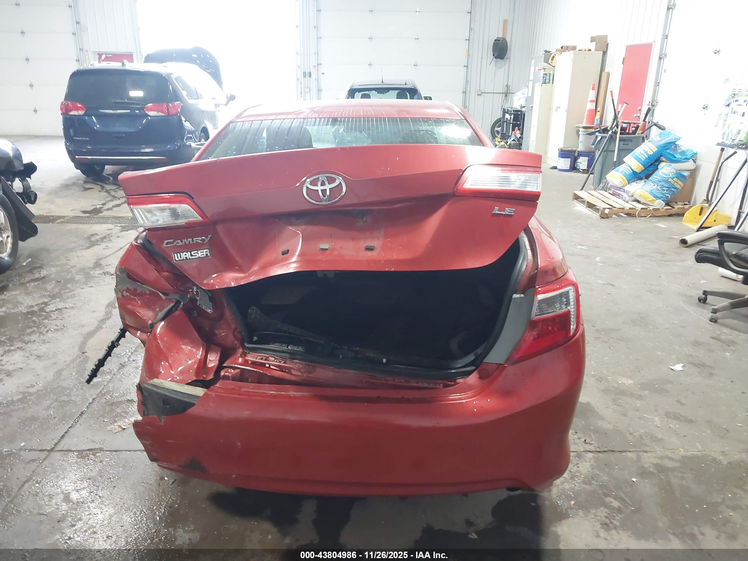 TOYOTA CAMRY image 6