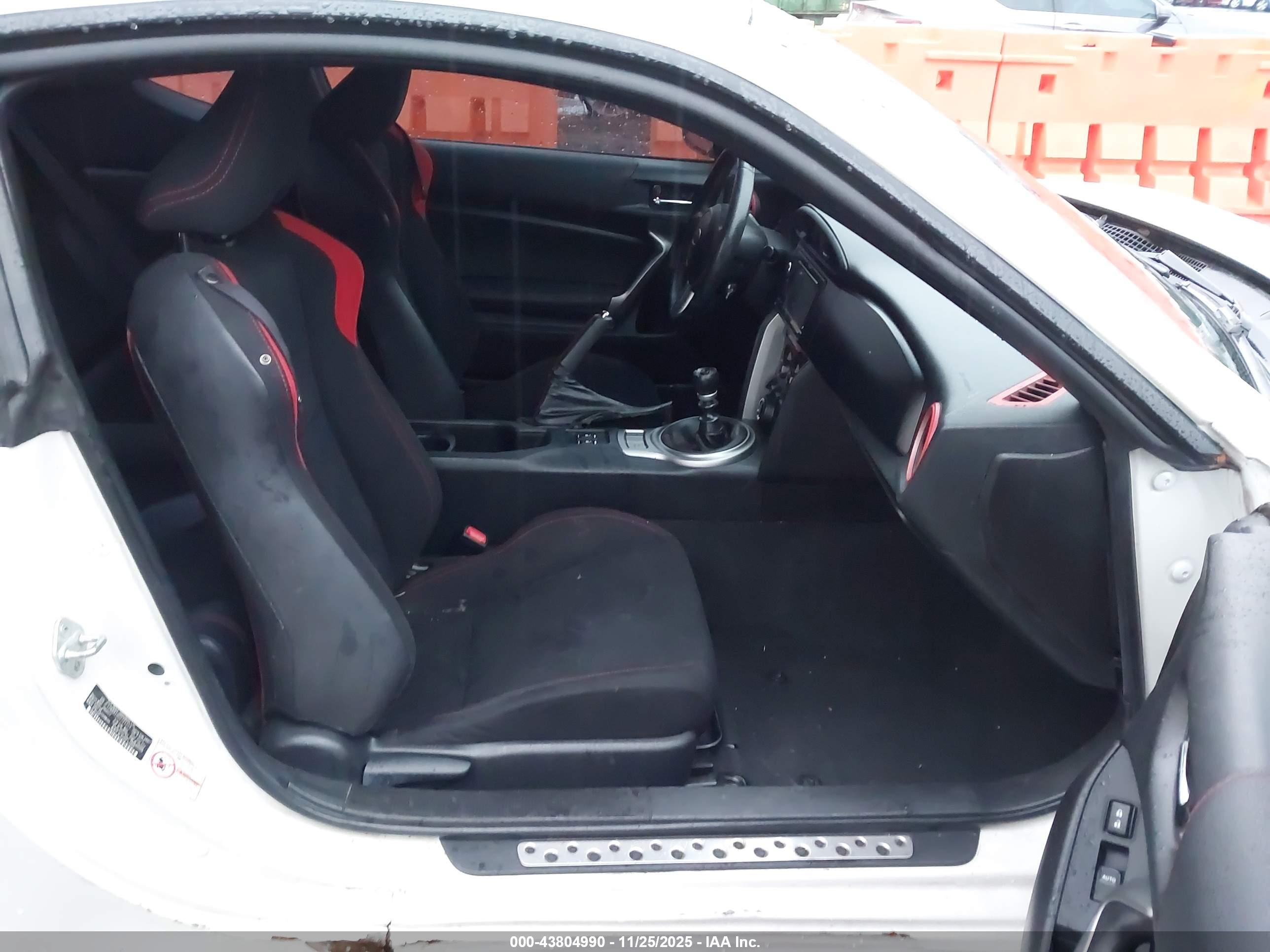 SUBARU BRZ image 5