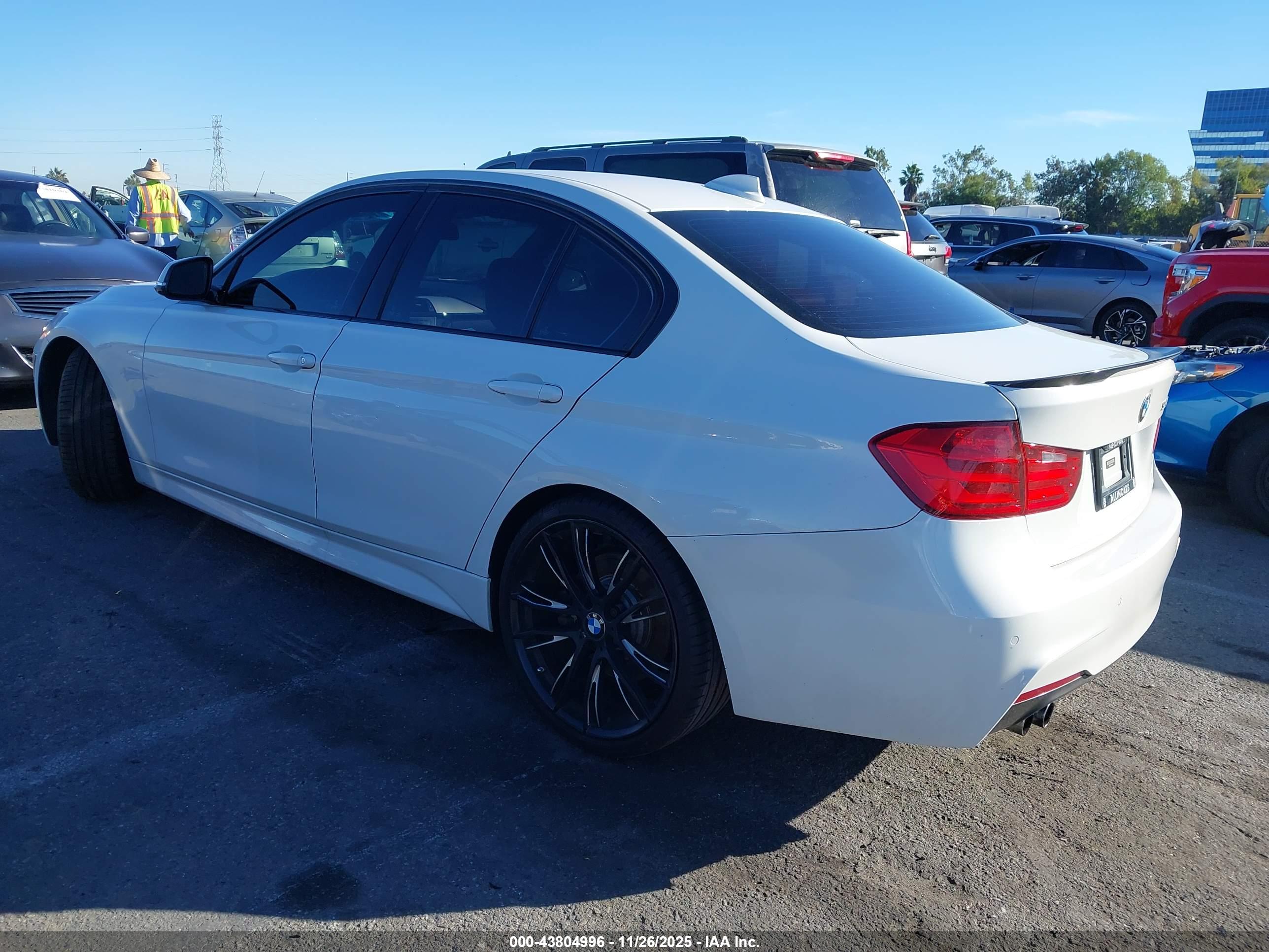 BMW 328I image 3