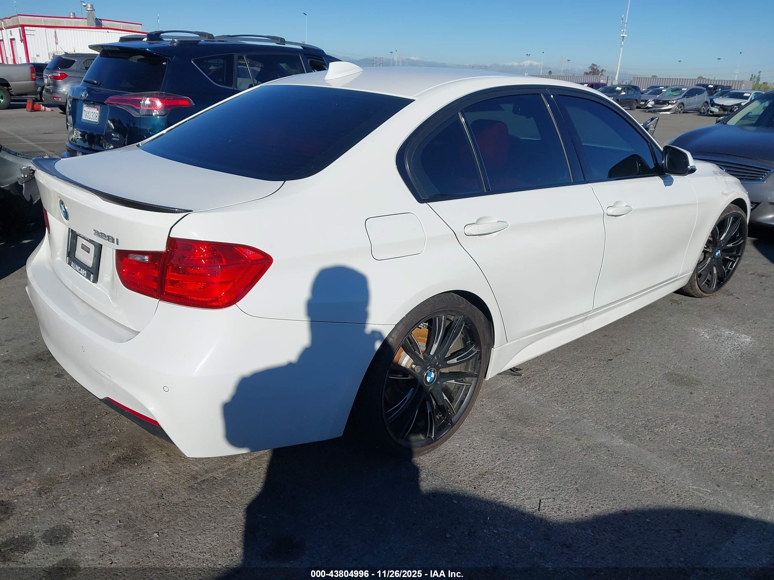 BMW 328I image 4