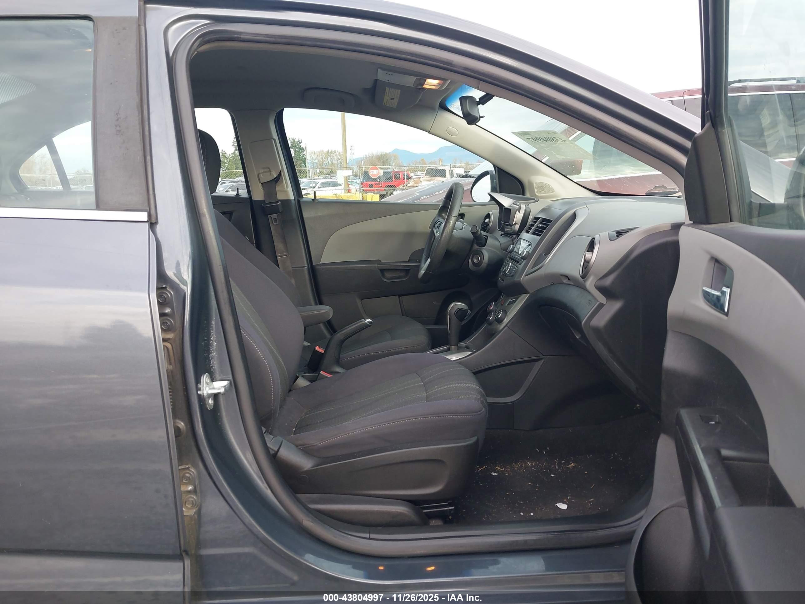 CHEVROLET SONIC image 5