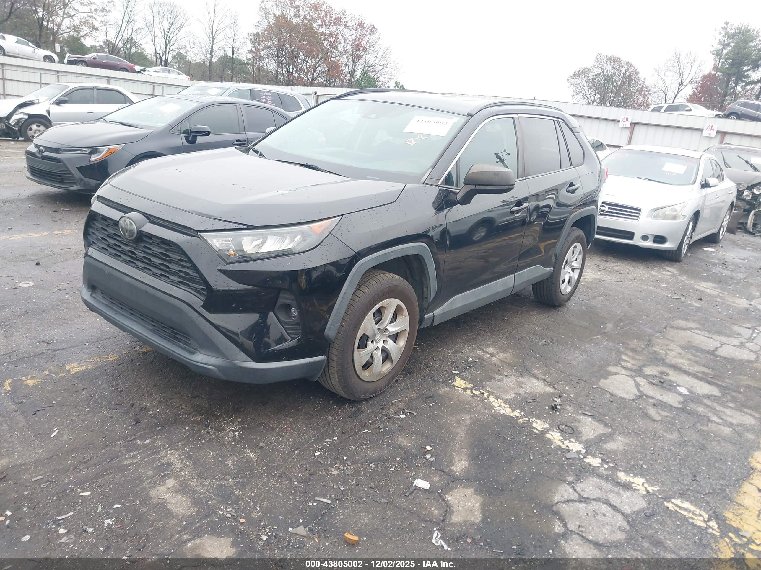 TOYOTA RAV4 image 2