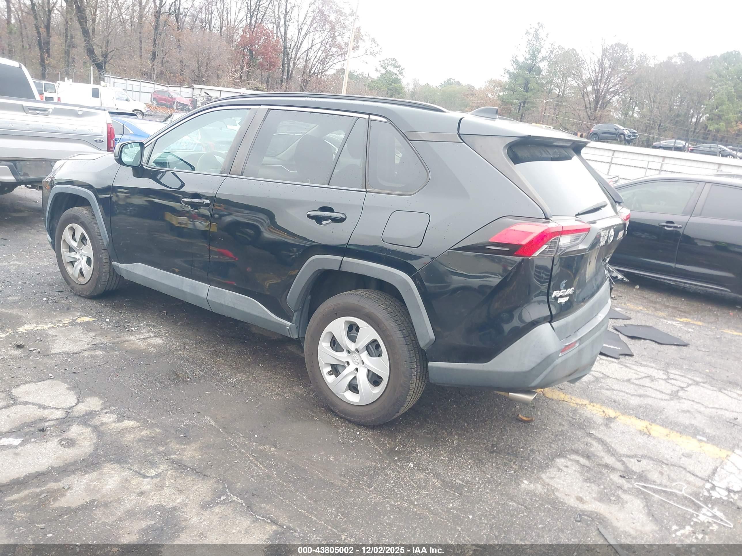 TOYOTA RAV4 image 3