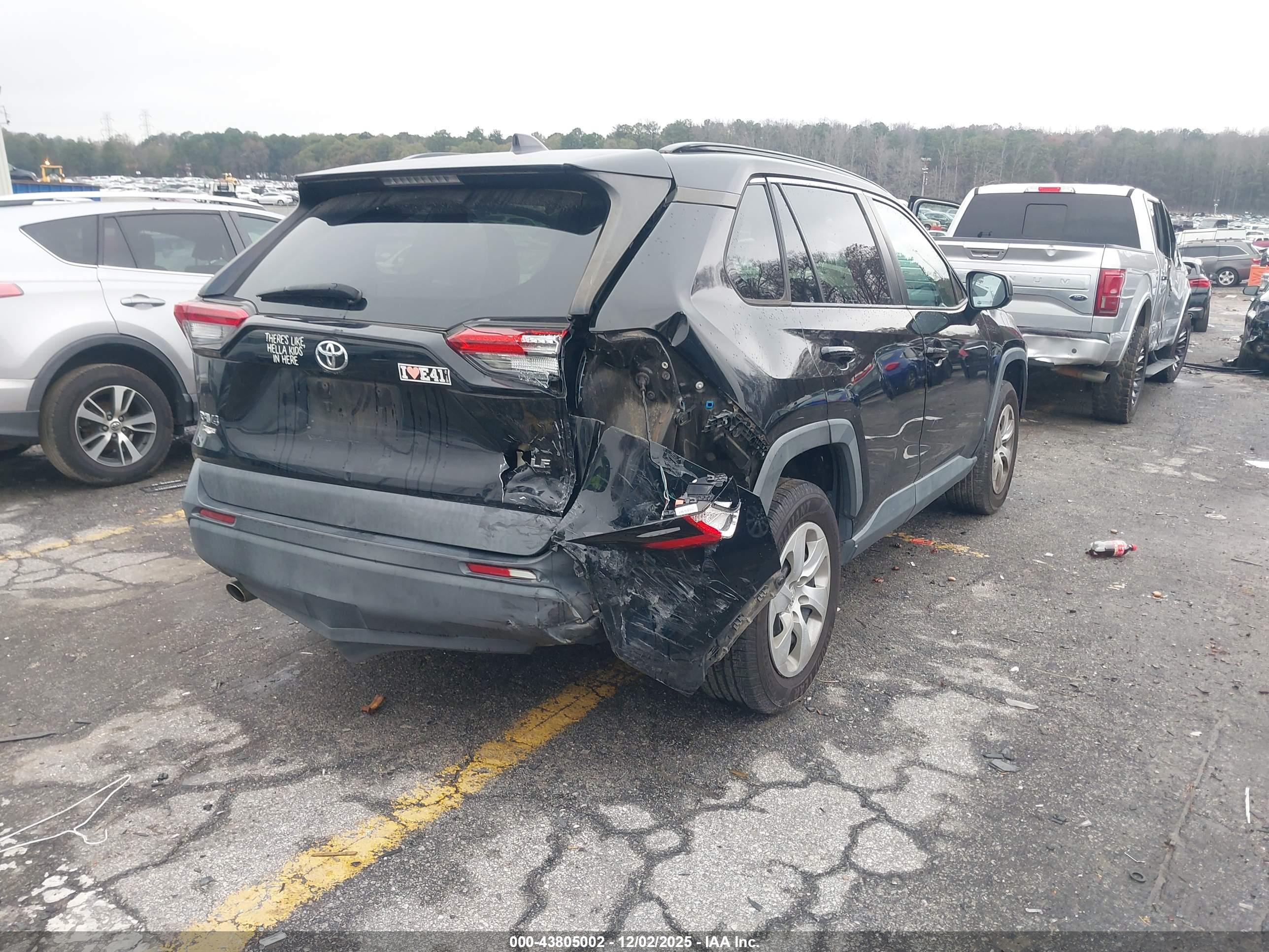 TOYOTA RAV4 image 6
