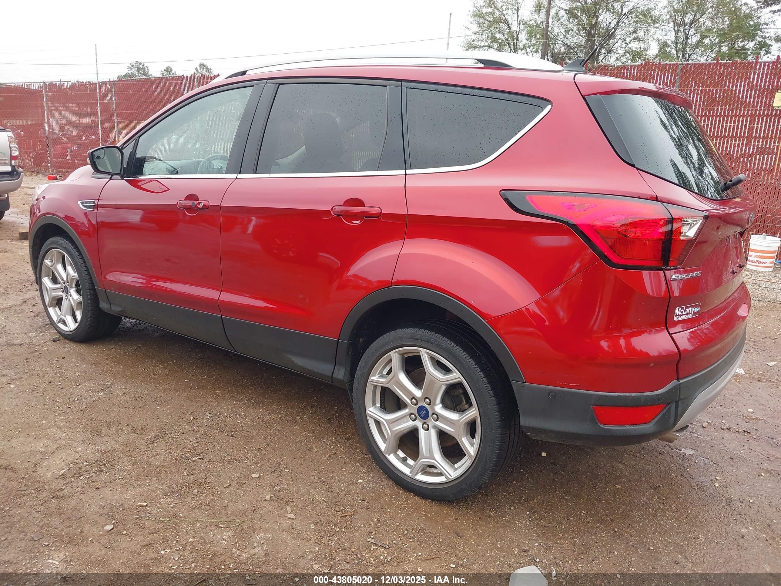 FORD ESCAPE image 3