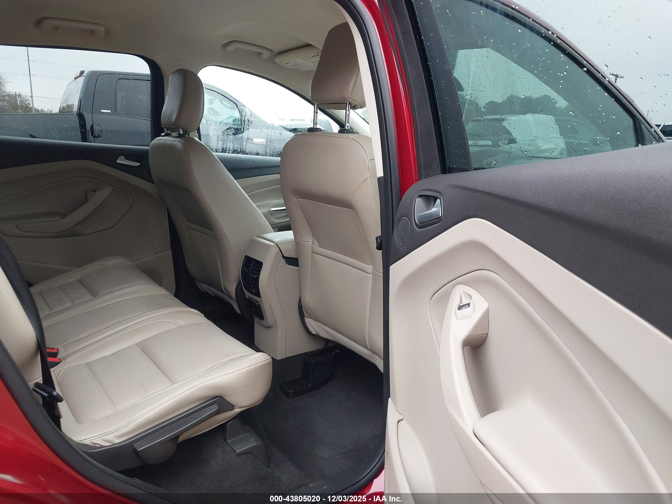 FORD ESCAPE image 8