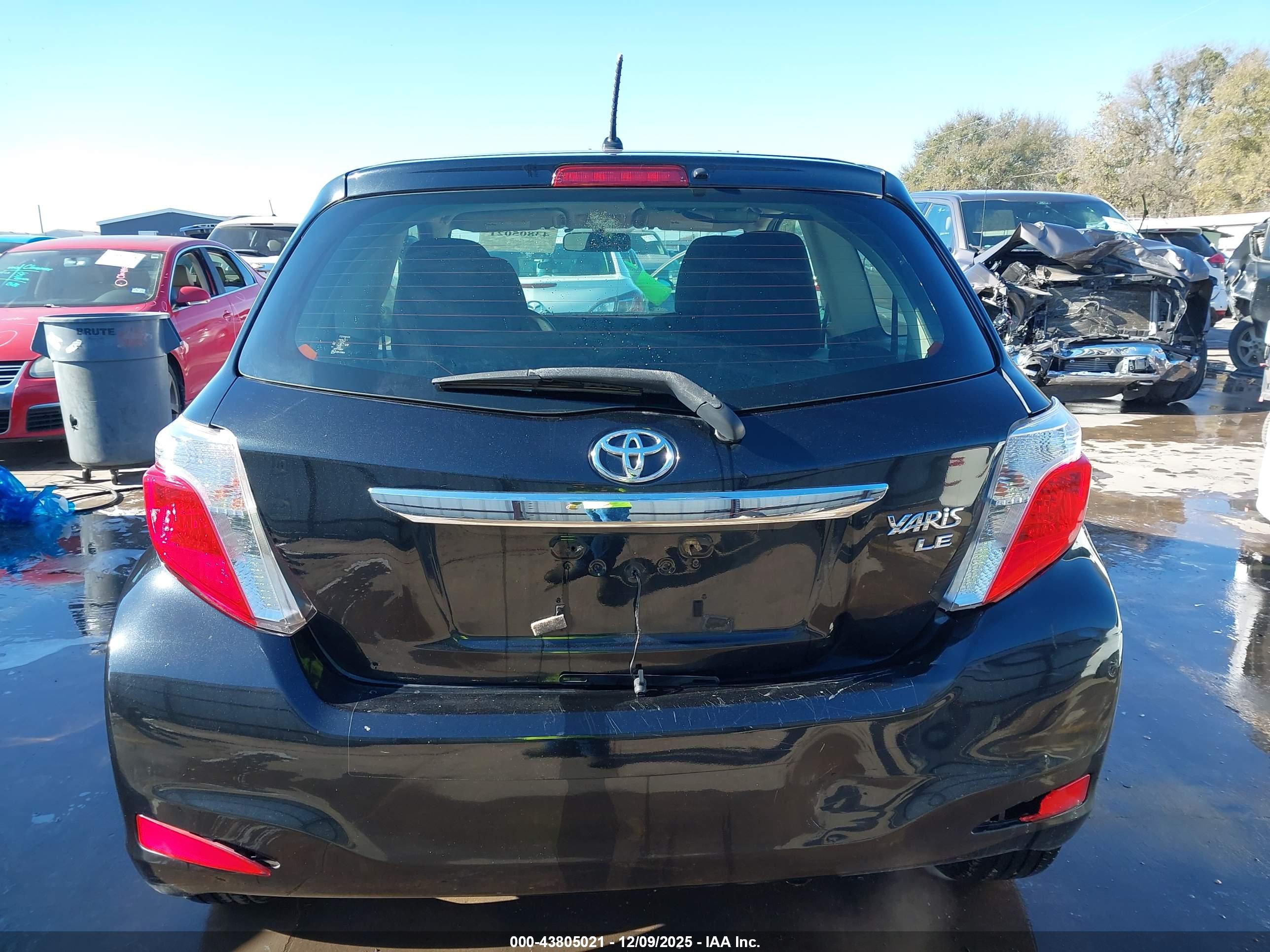 TOYOTA YARIS image 6