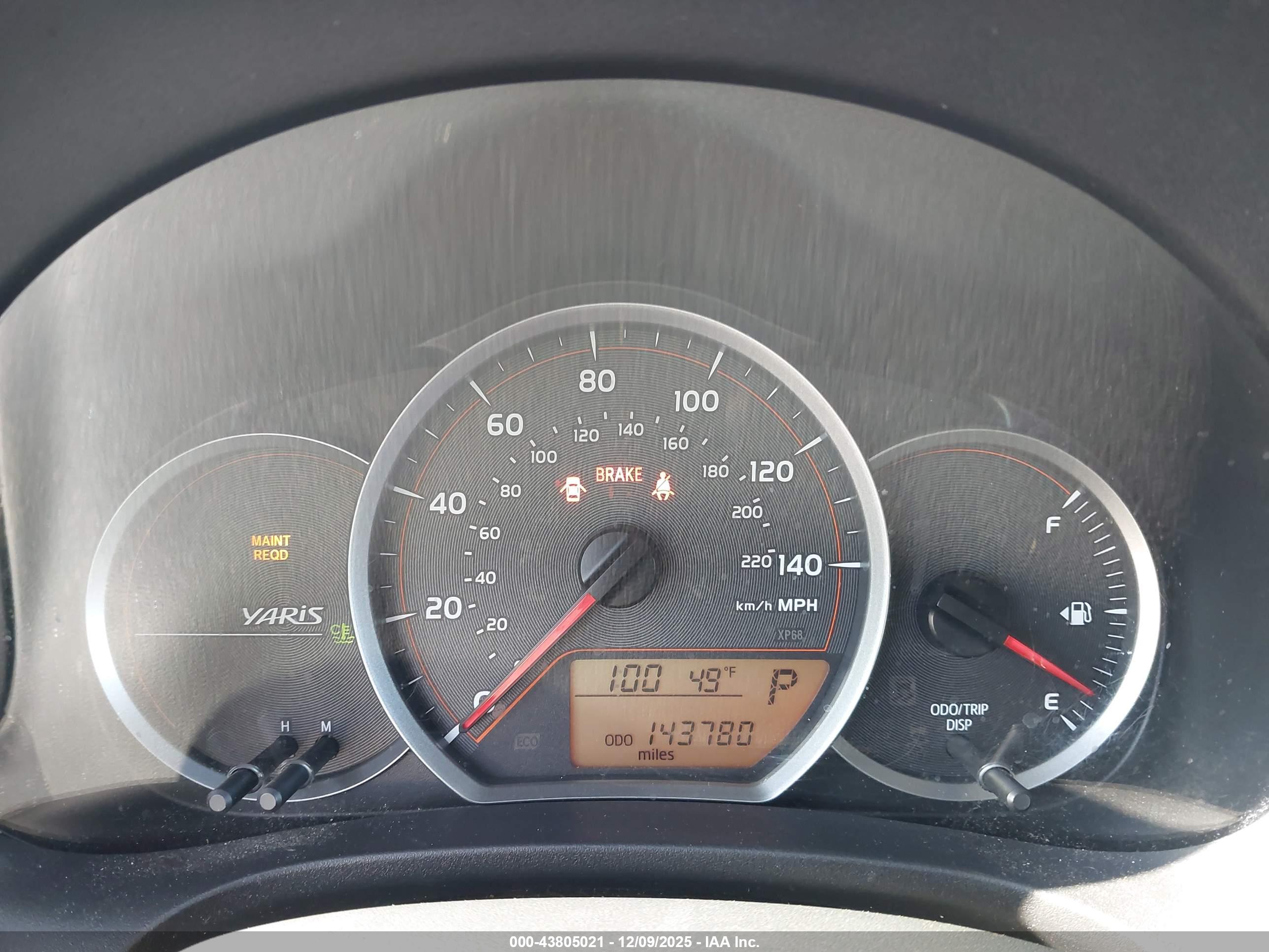 TOYOTA YARIS image 7