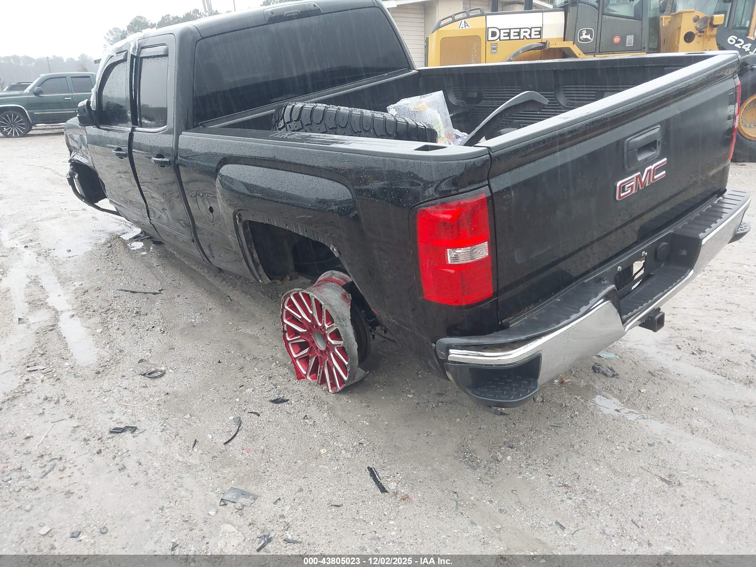 GMC SIERRA image 3