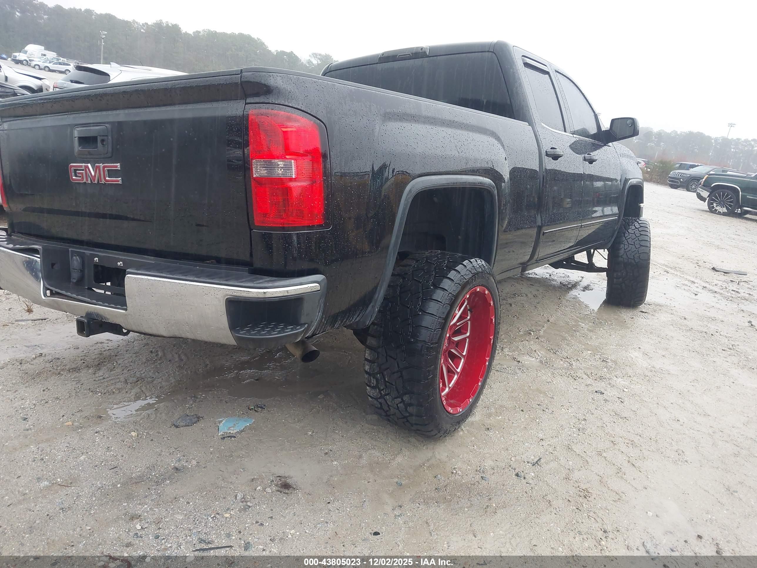 GMC SIERRA image 4