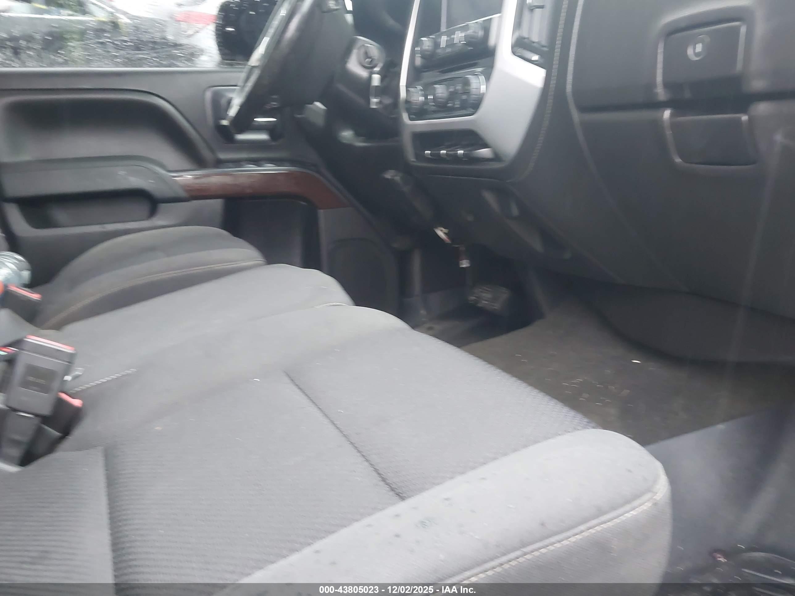 GMC SIERRA image 5