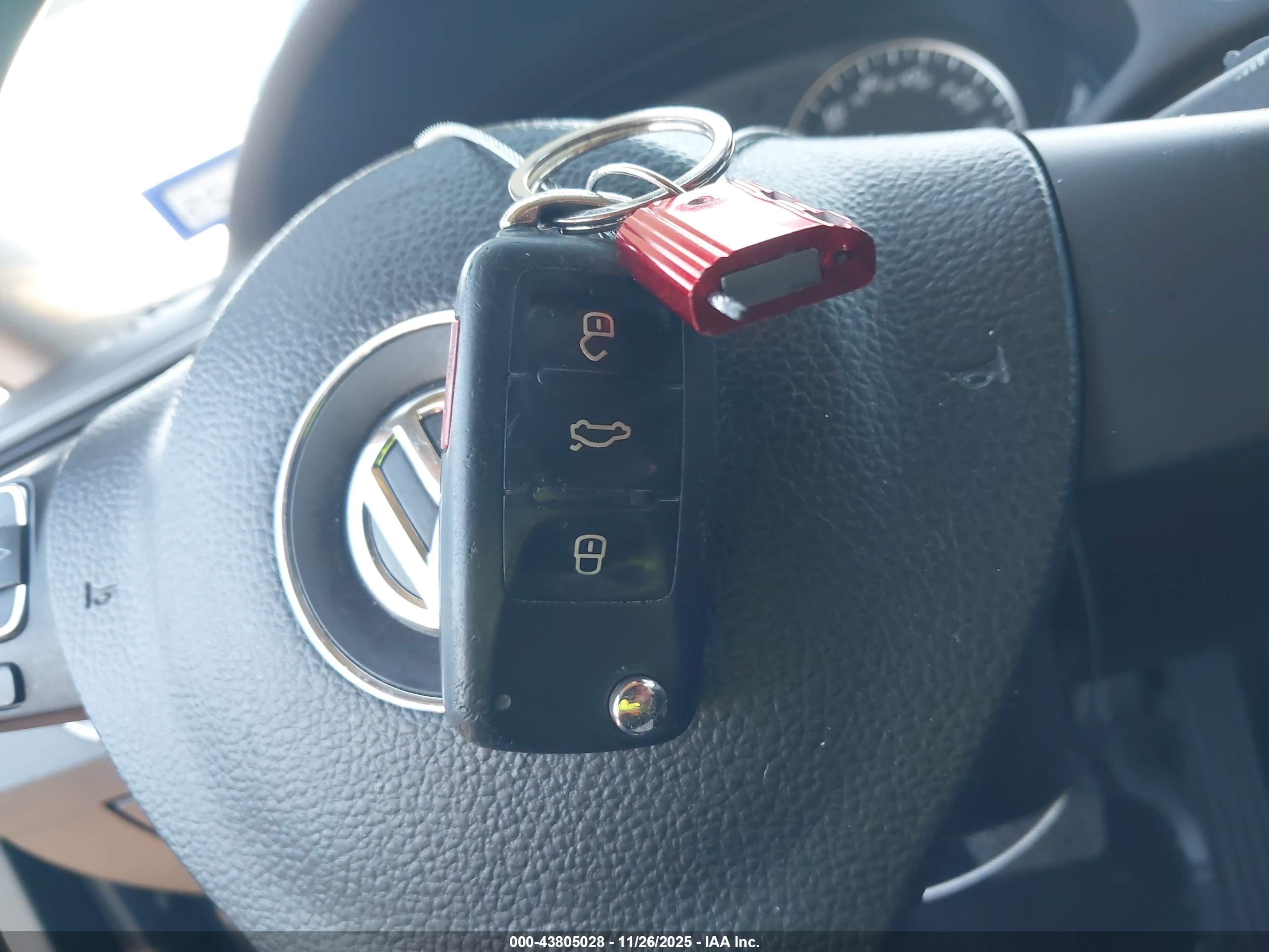 VOLKSWAGEN PASSAT image 11