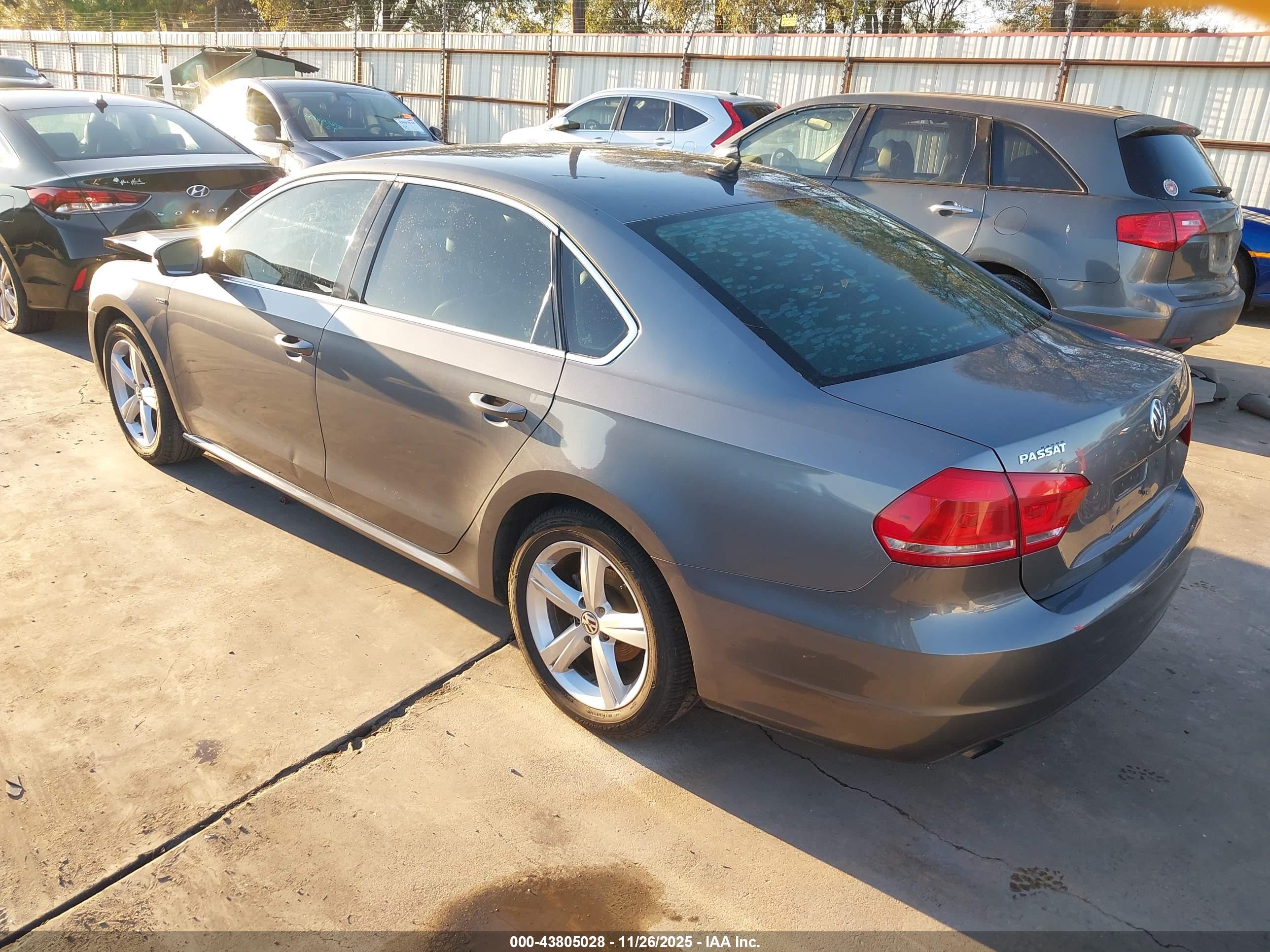 VOLKSWAGEN PASSAT image 3