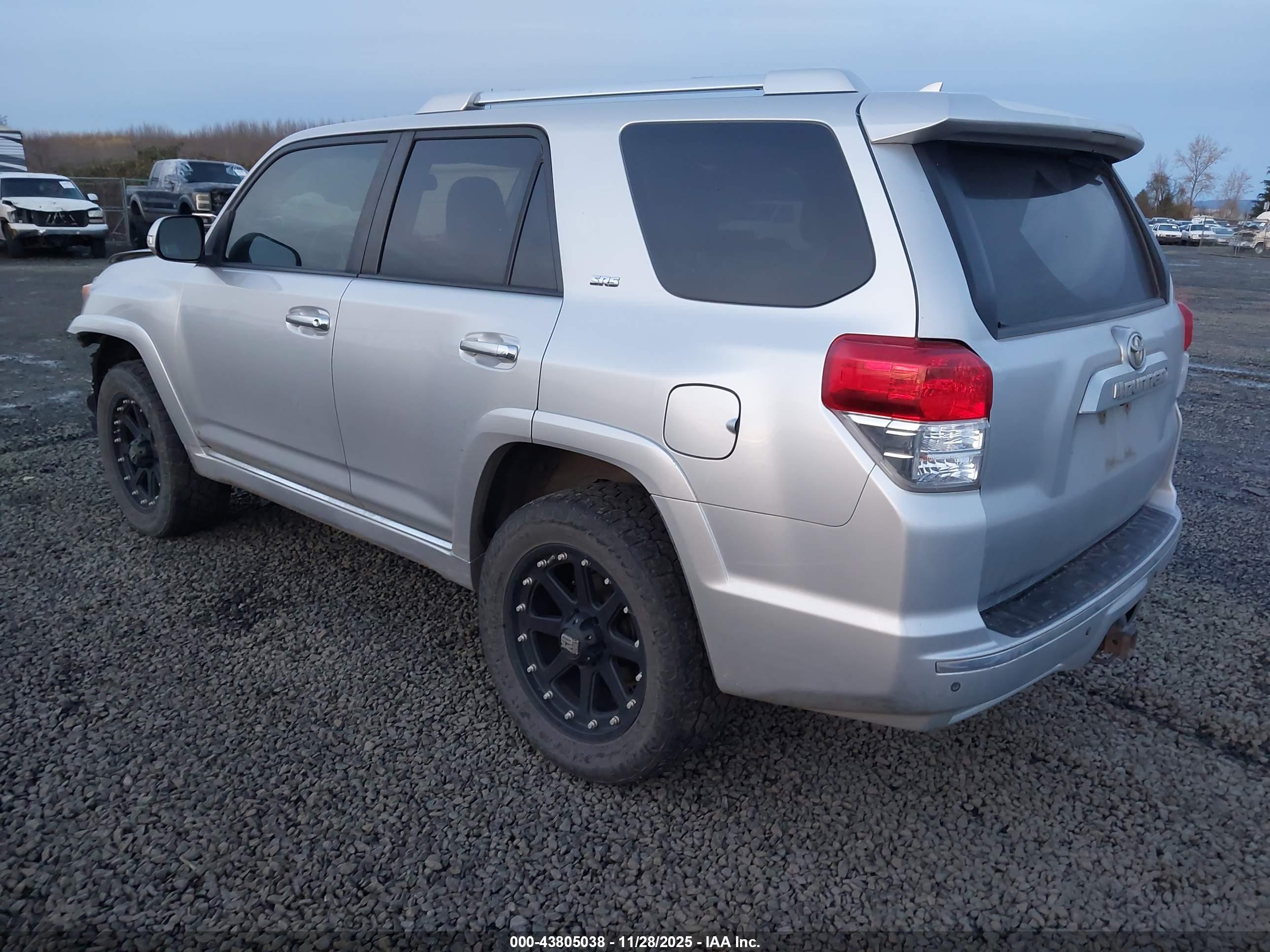 TOYOTA 4RUNNER image 3