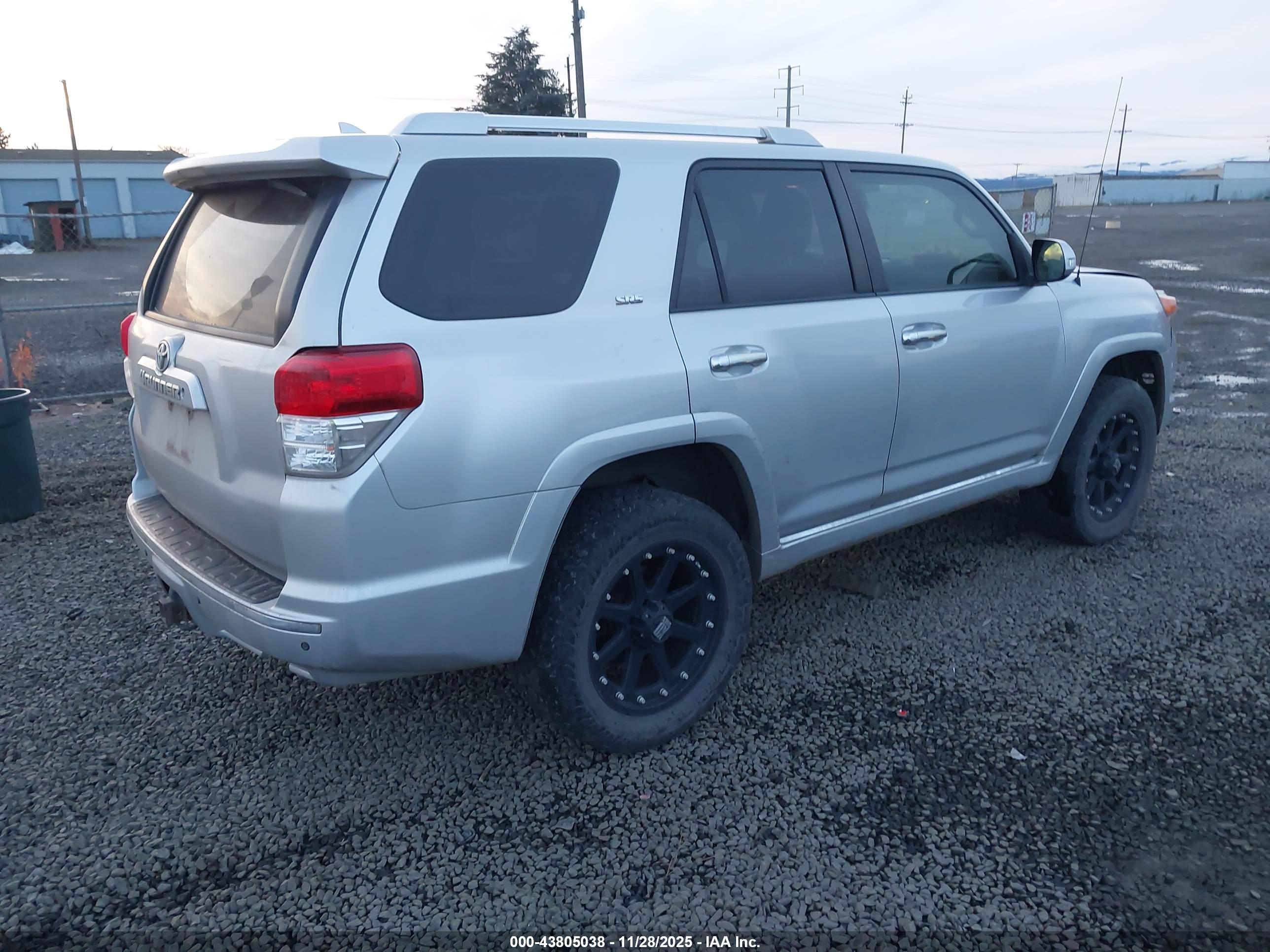 TOYOTA 4RUNNER image 4
