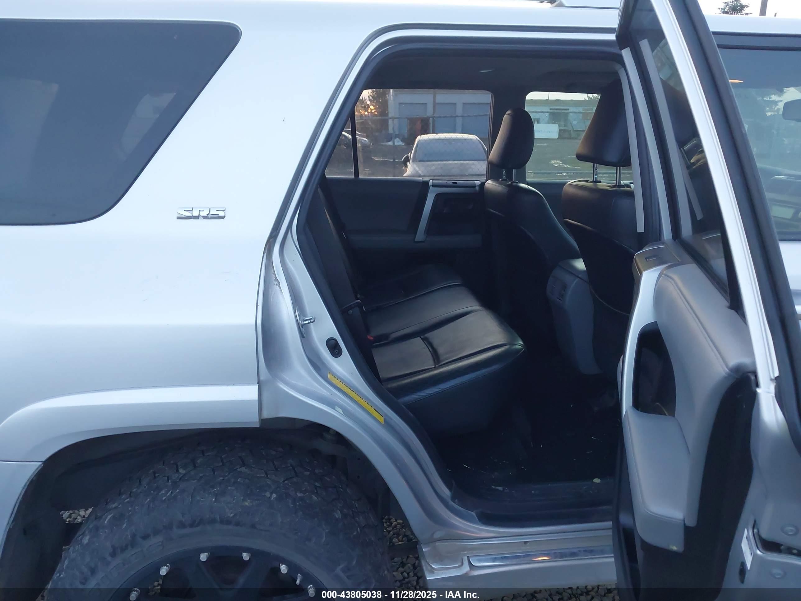 TOYOTA 4RUNNER image 8