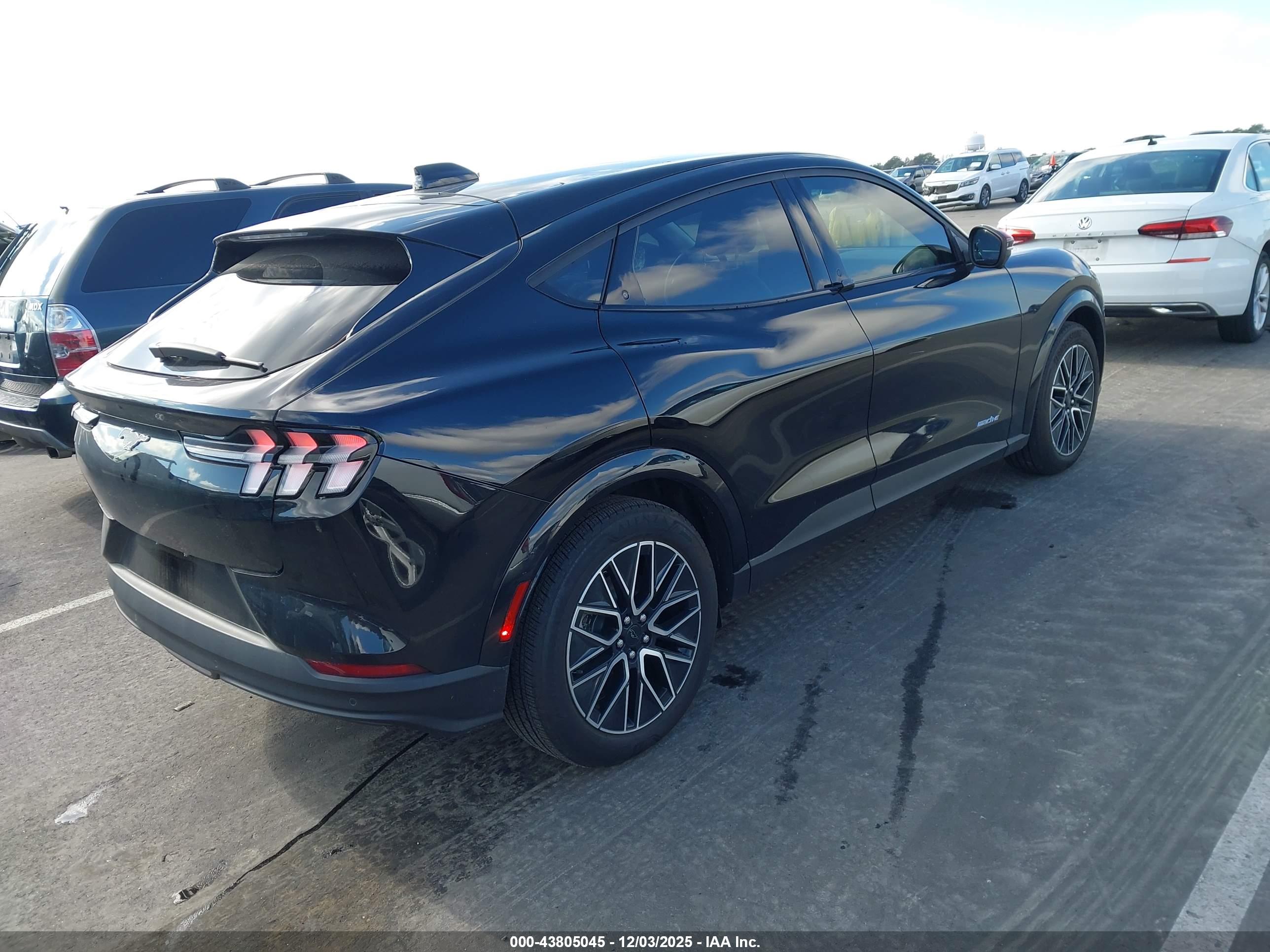 FORD MUSTANG image 4