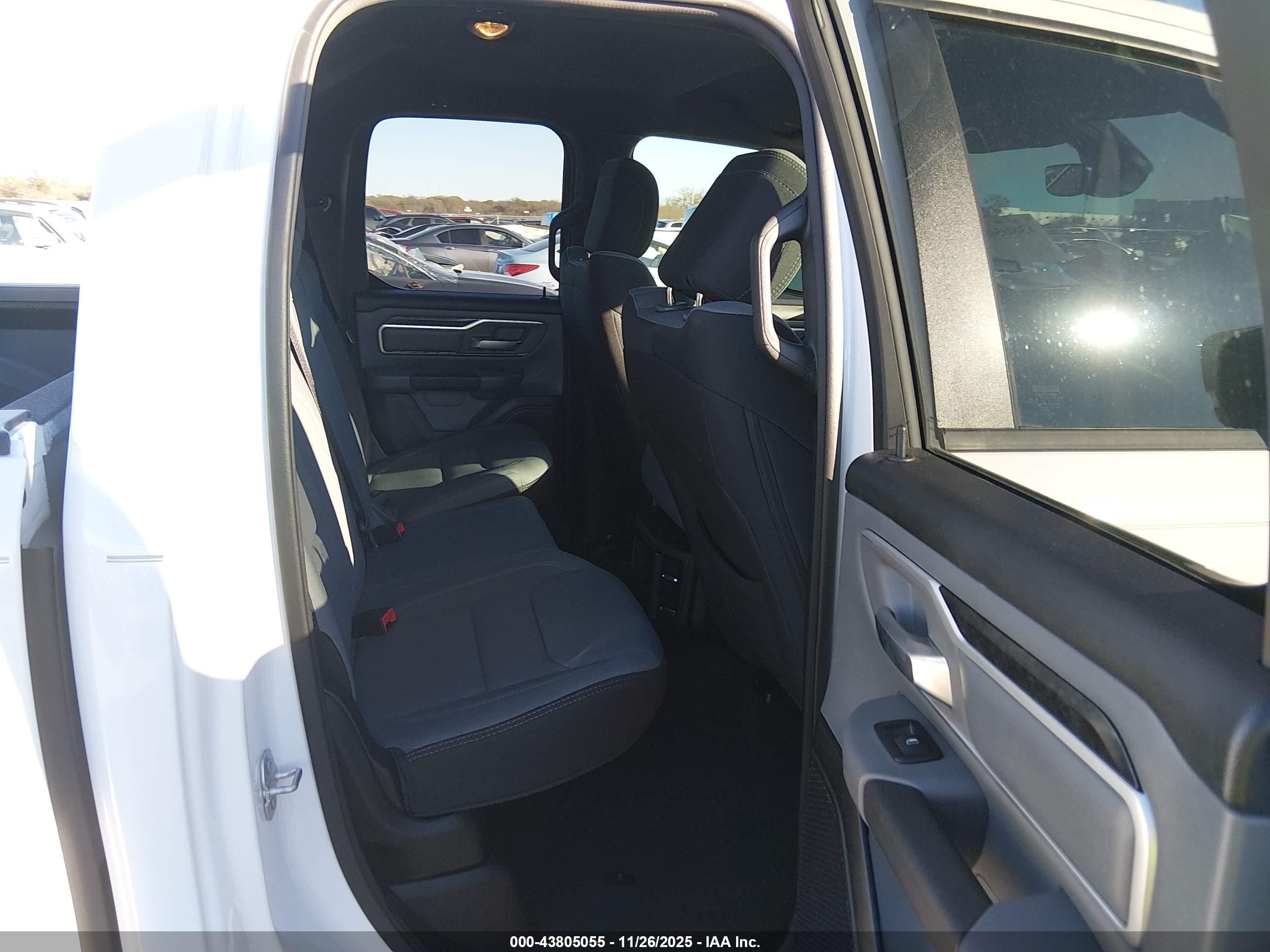 RAM 1500 image 8