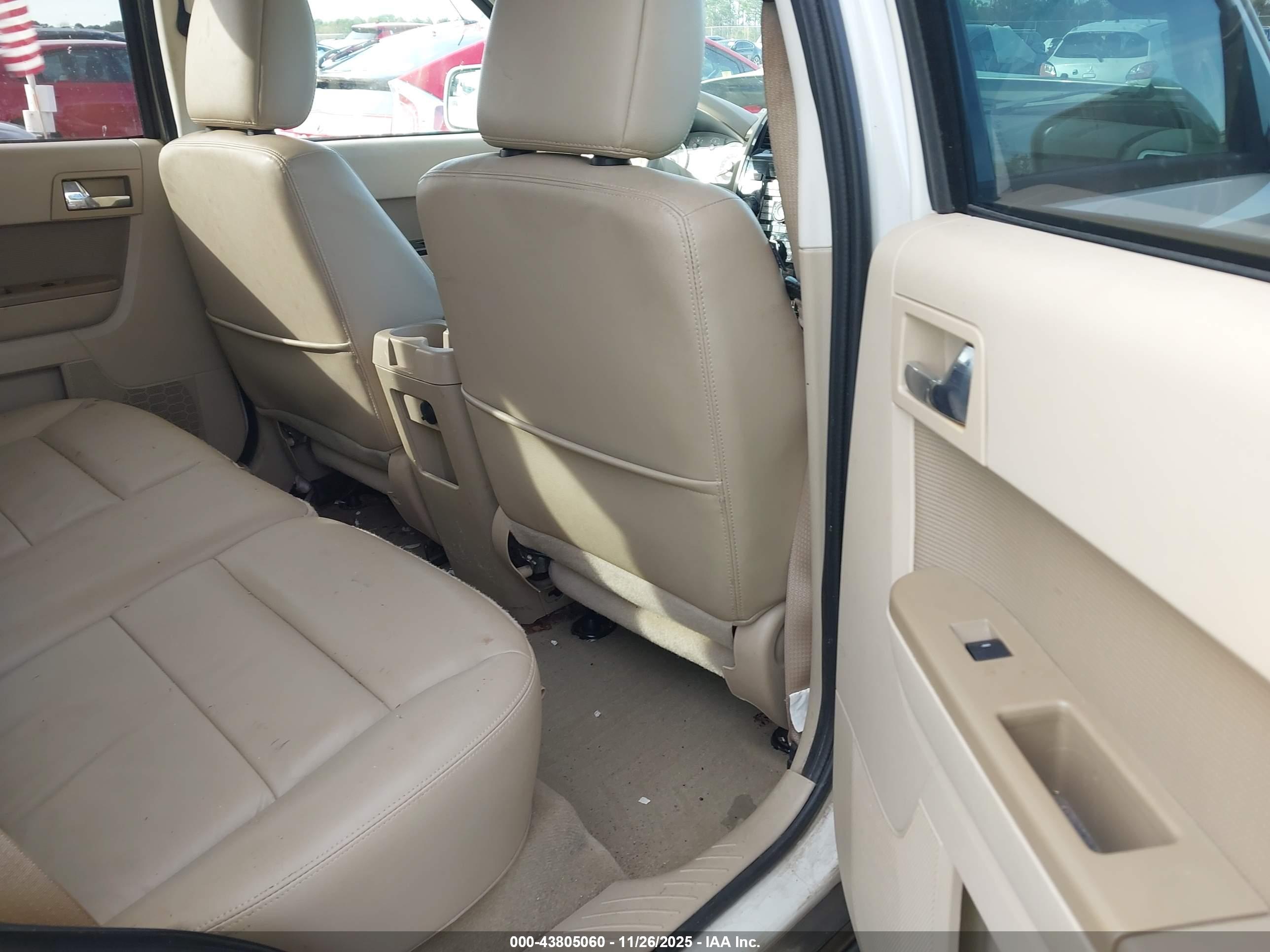 FORD ESCAPE image 8
