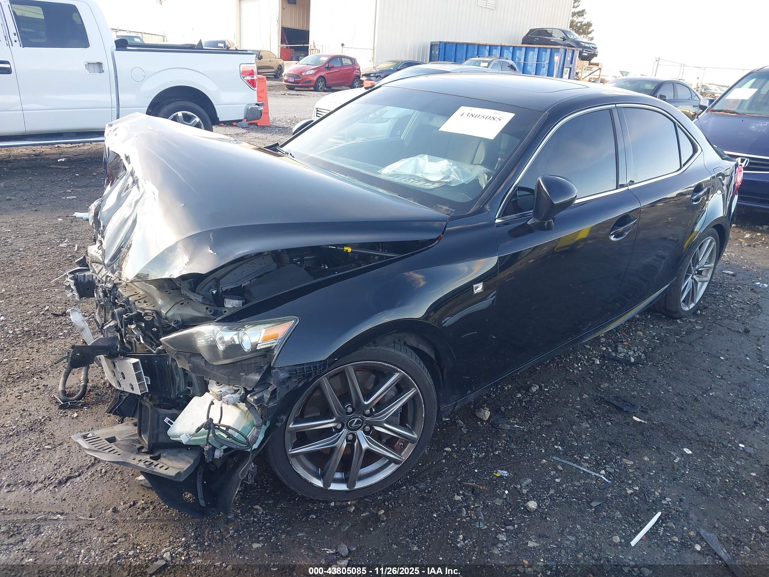 LEXUS IS image 2