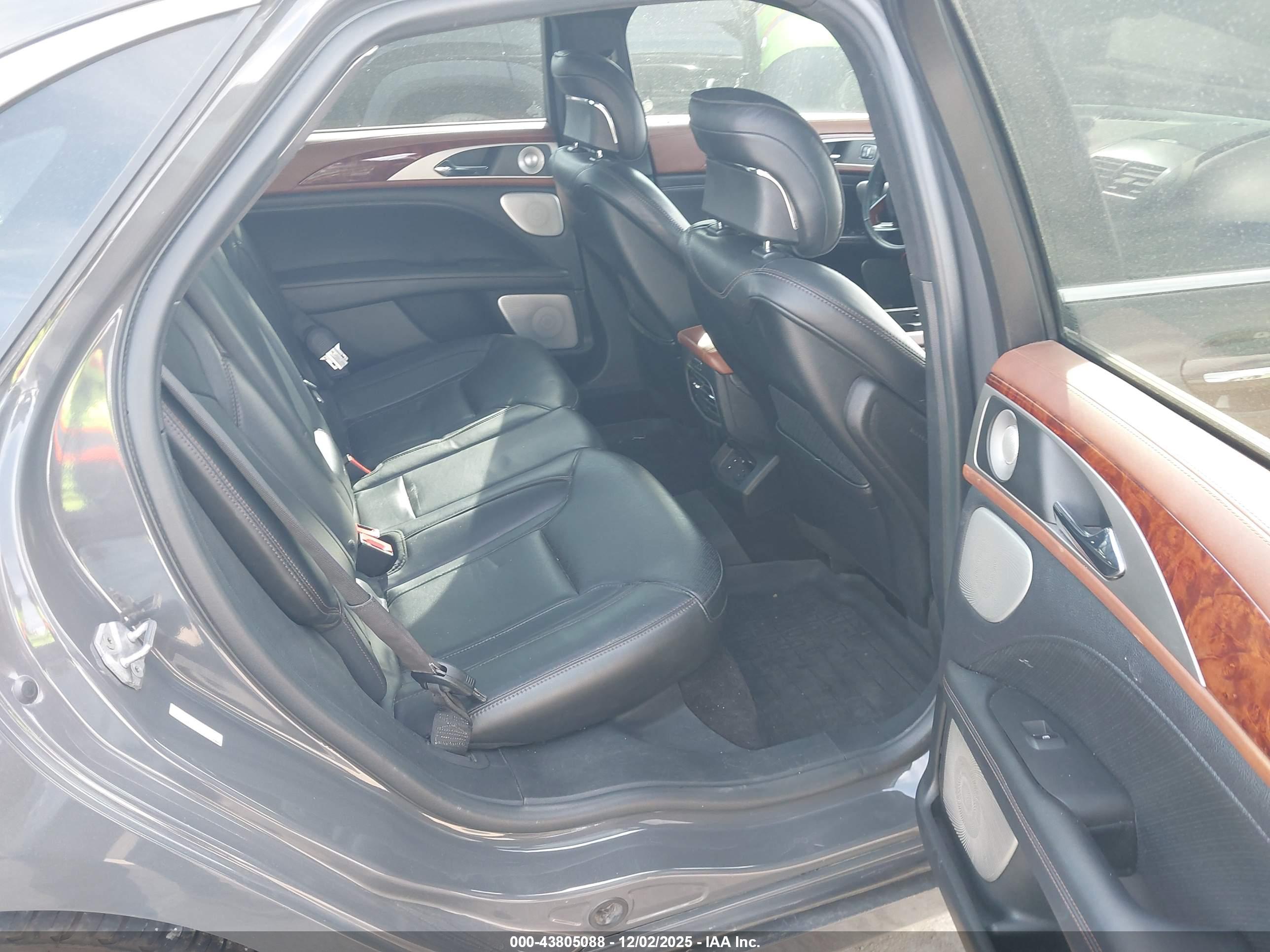 LINCOLN MKZ image 8