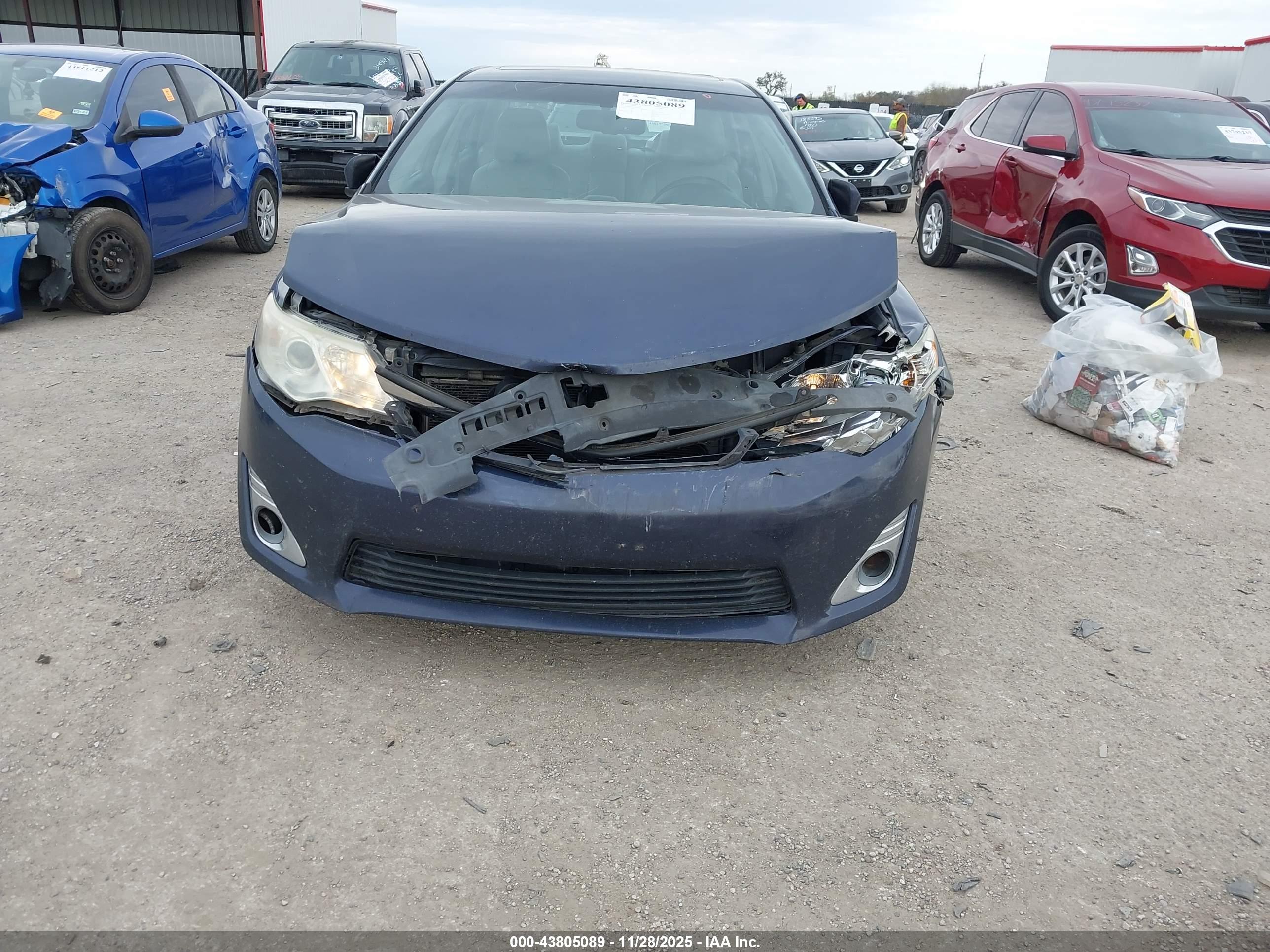 TOYOTA CAMRY image 6