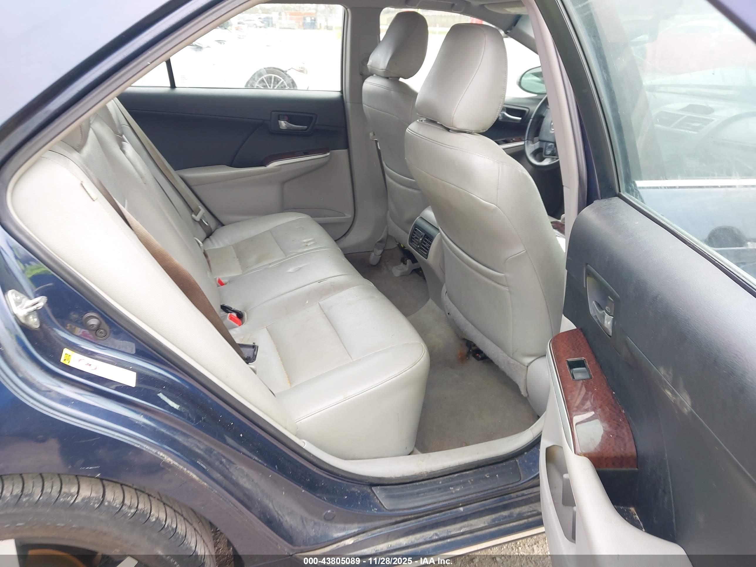 TOYOTA CAMRY image 8