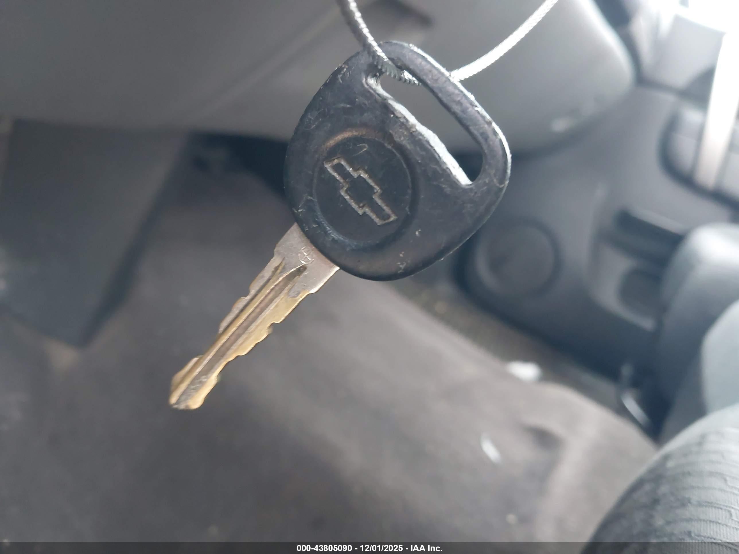 CHEVROLET SILVERADO image 11