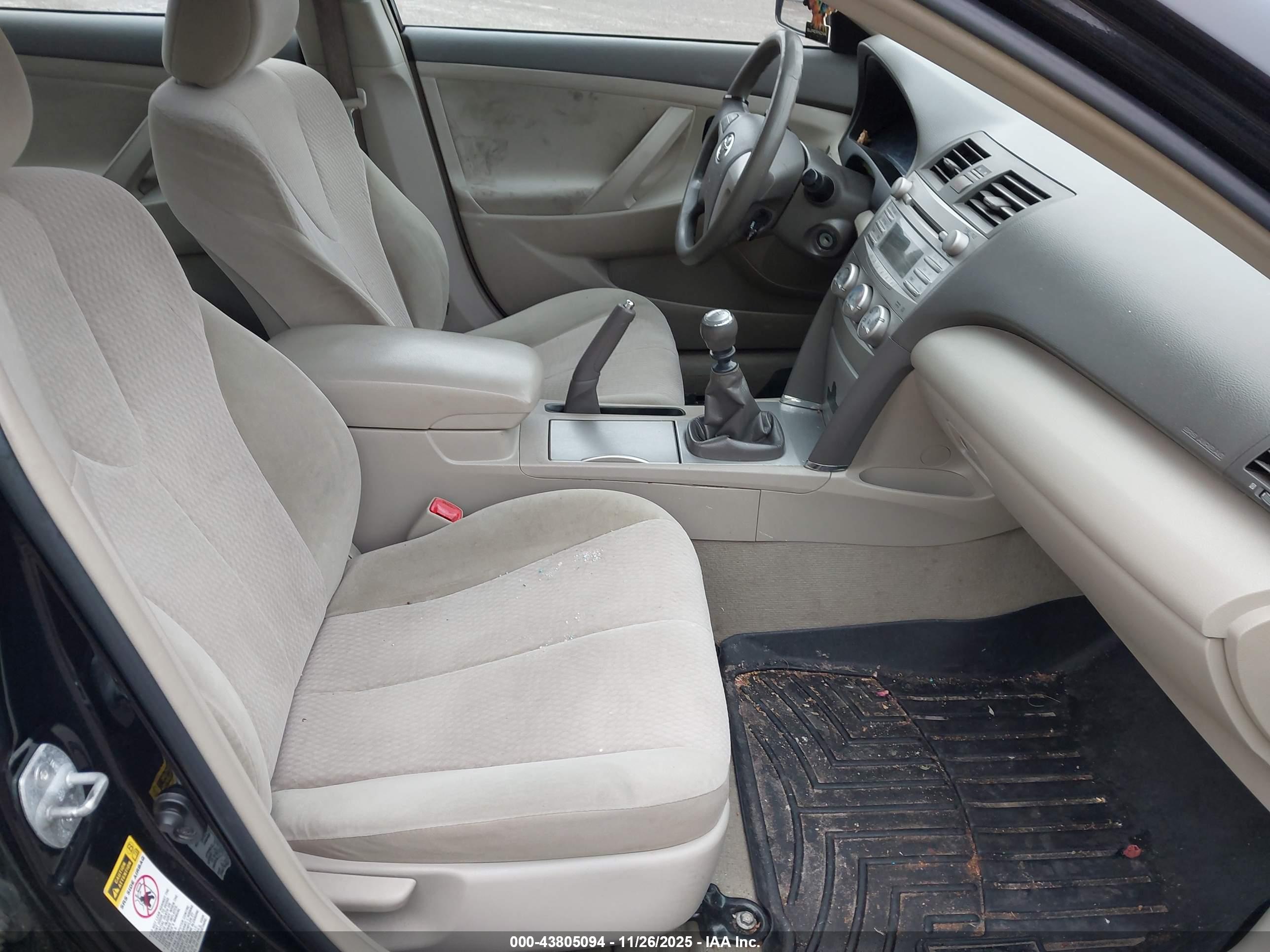 TOYOTA CAMRY image 5